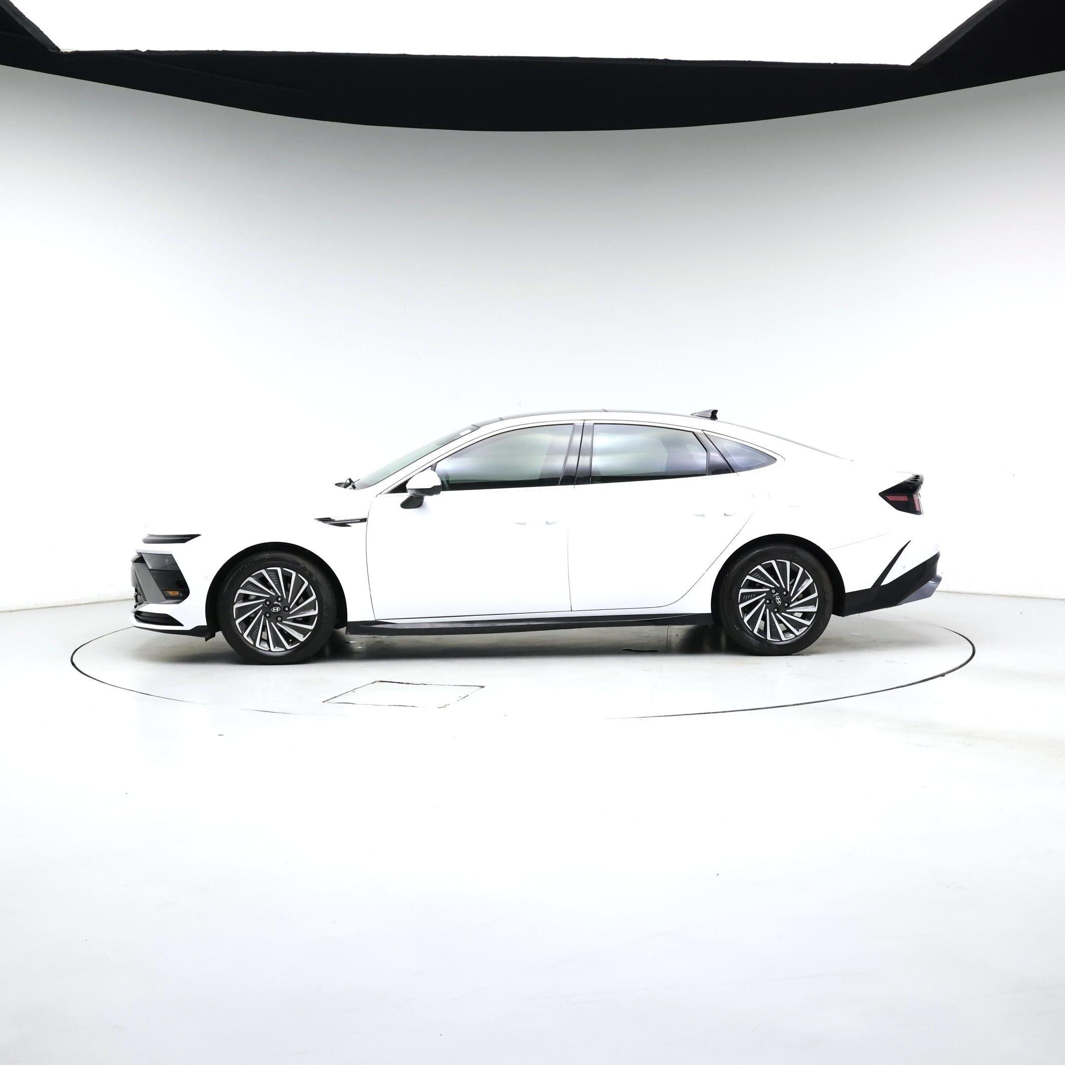 Thumbnail: 2024 Hyundai Sonata - 3