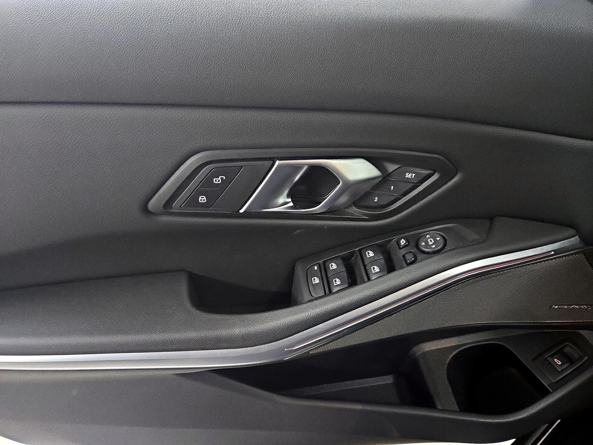 Thumbnail: 2024 BMW 3 Series - 12