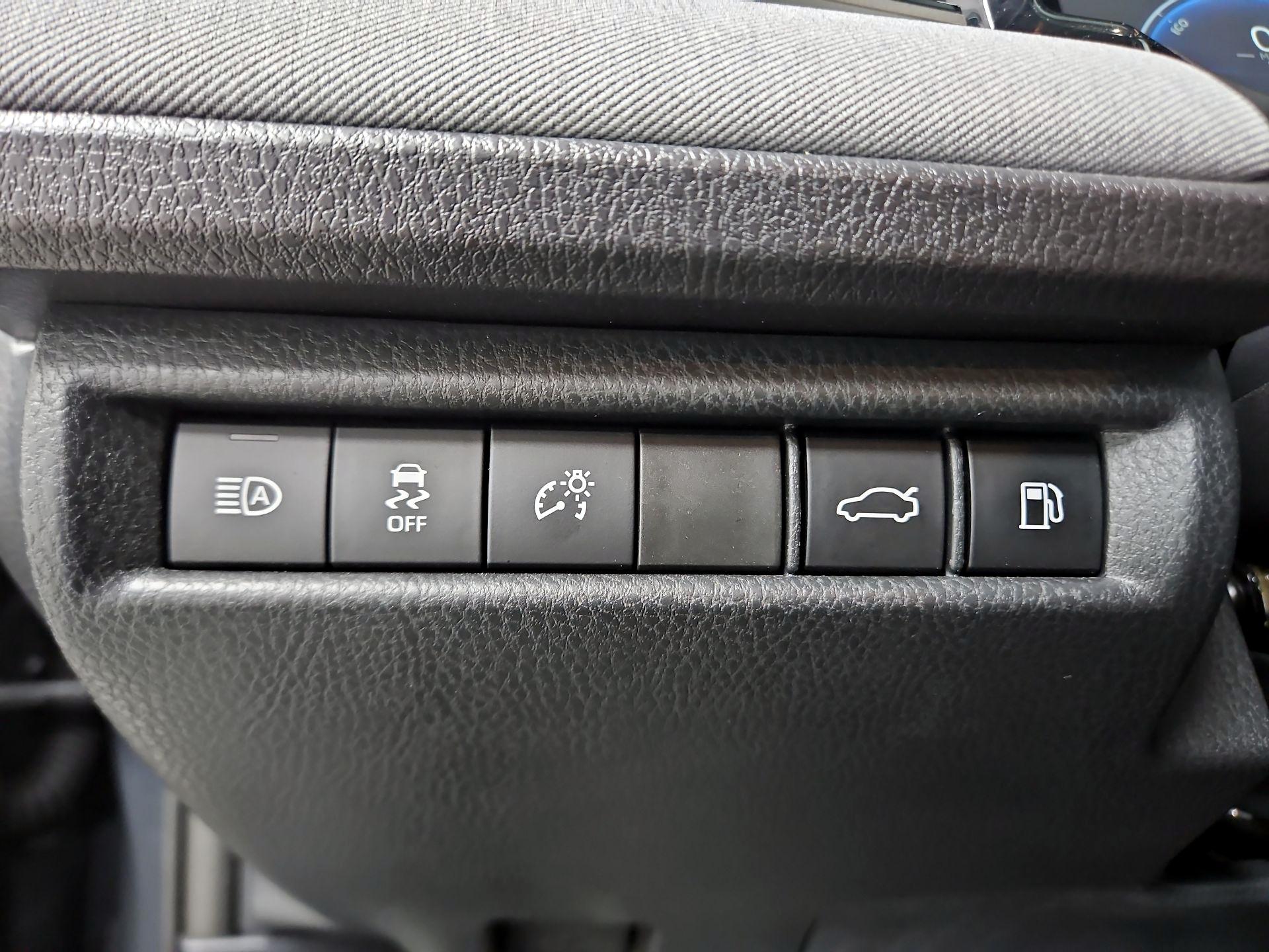 Thumbnail: 2025 Toyota Camry - 13