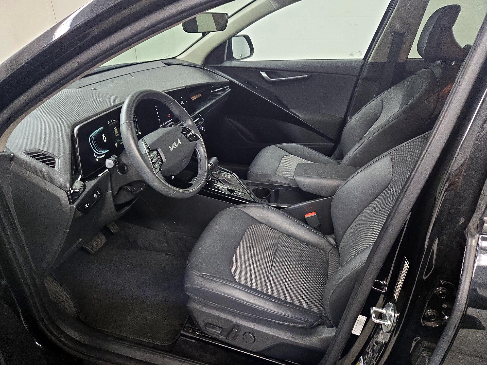 Thumbnail: 2023 Kia Niro - 11