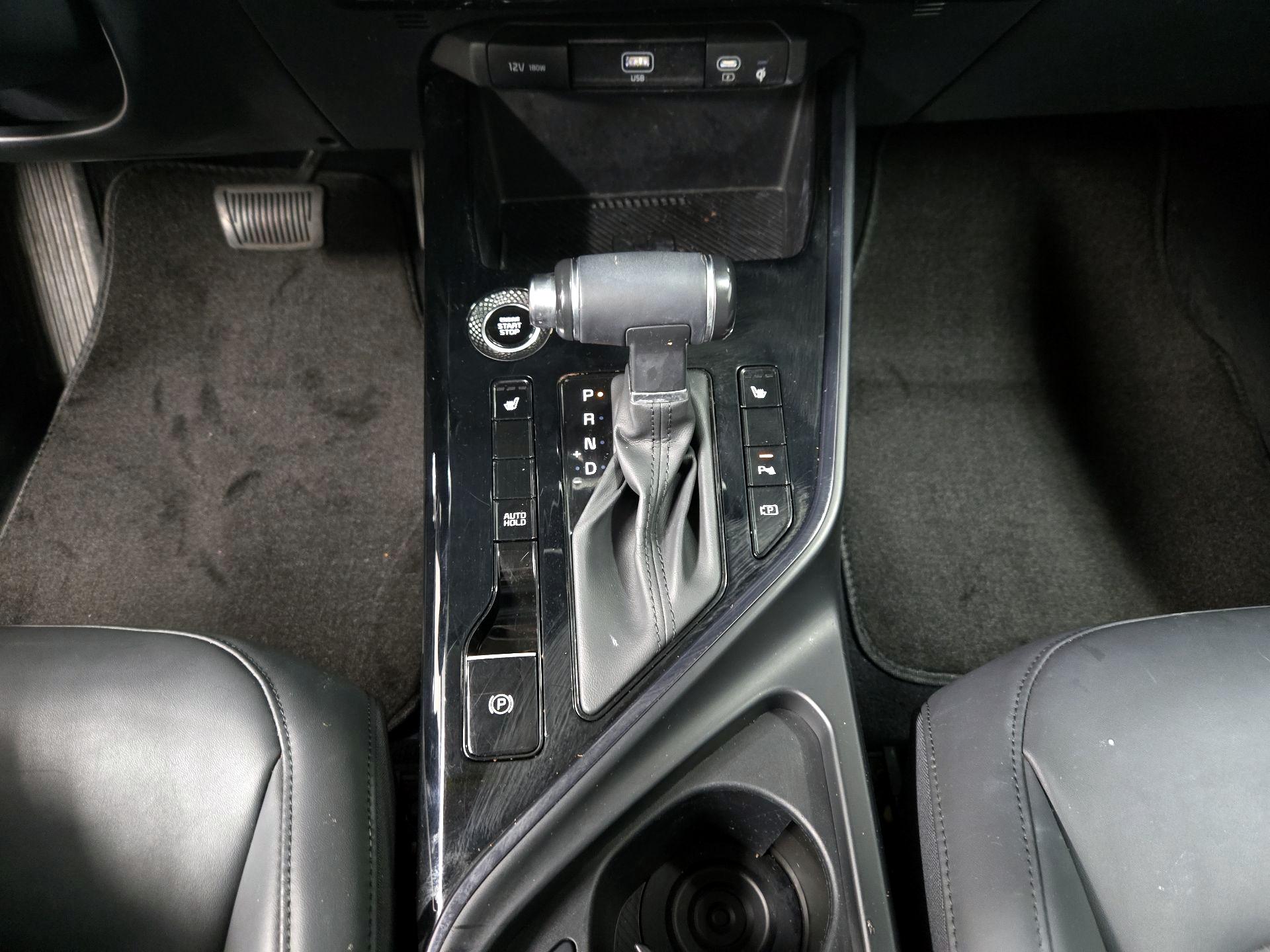 Thumbnail: 2023 Kia Niro - 18