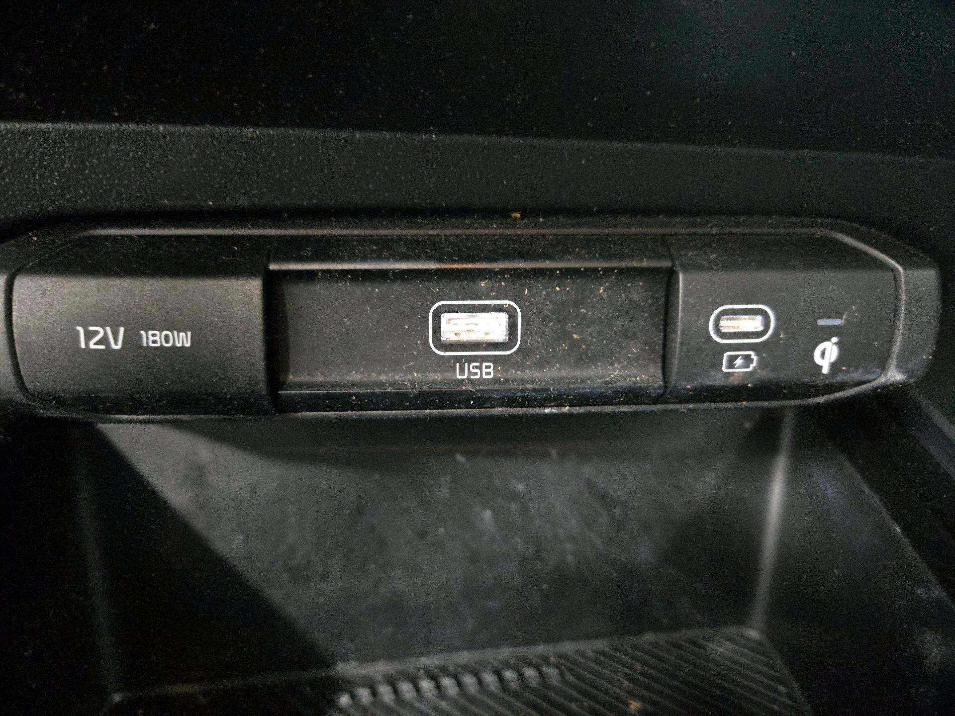 Thumbnail: 2023 Kia Niro - 19