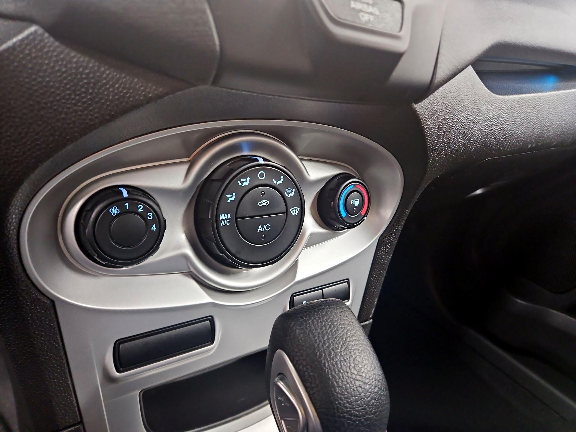 Thumbnail: 2015 Ford Fiesta - 15