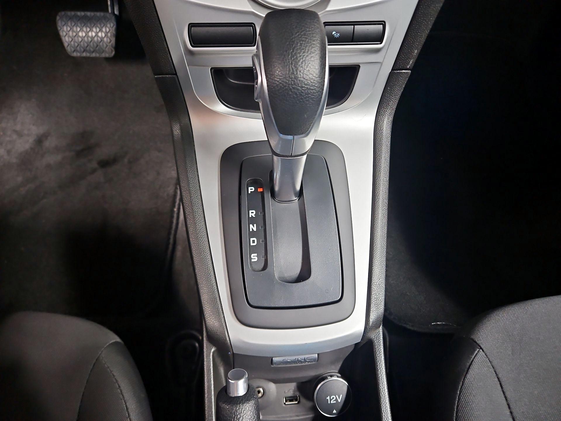 Thumbnail: 2015 Ford Fiesta - 16