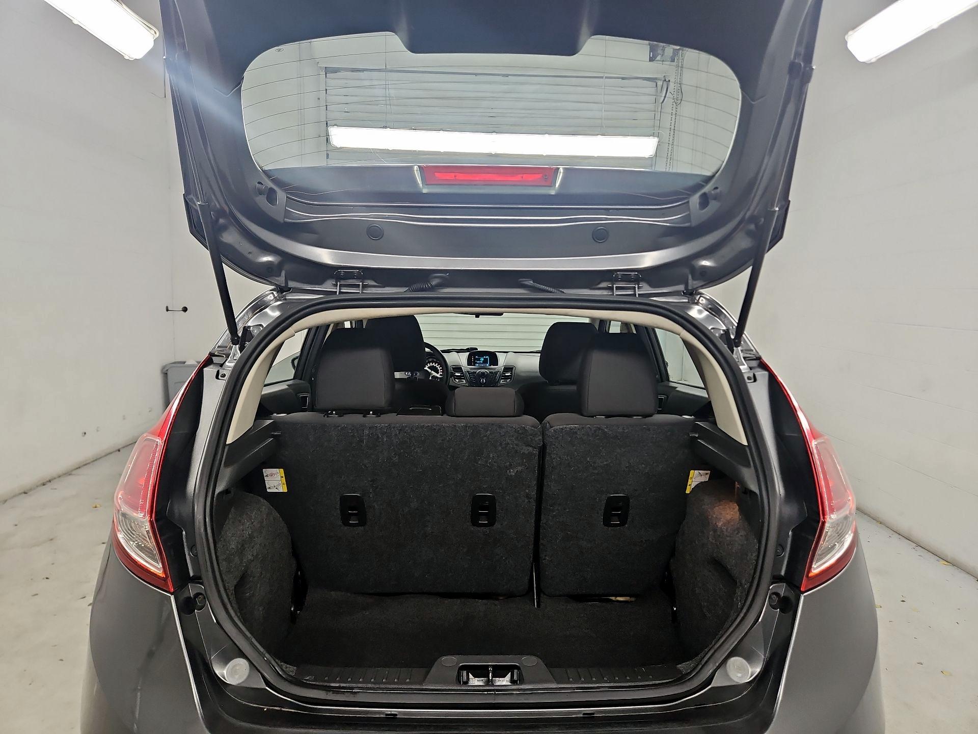 Thumbnail: 2015 Ford Fiesta - 19