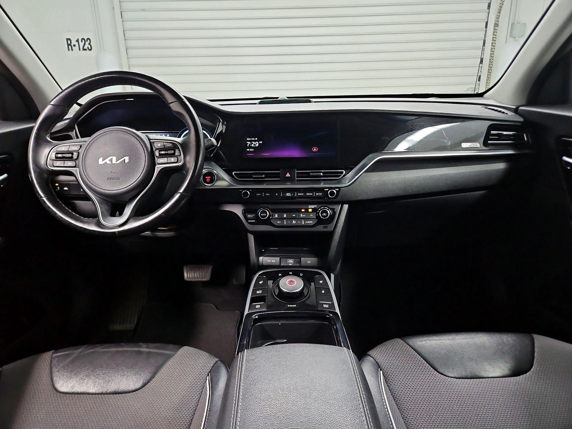 Thumbnail: 2022 Kia Niro - 9