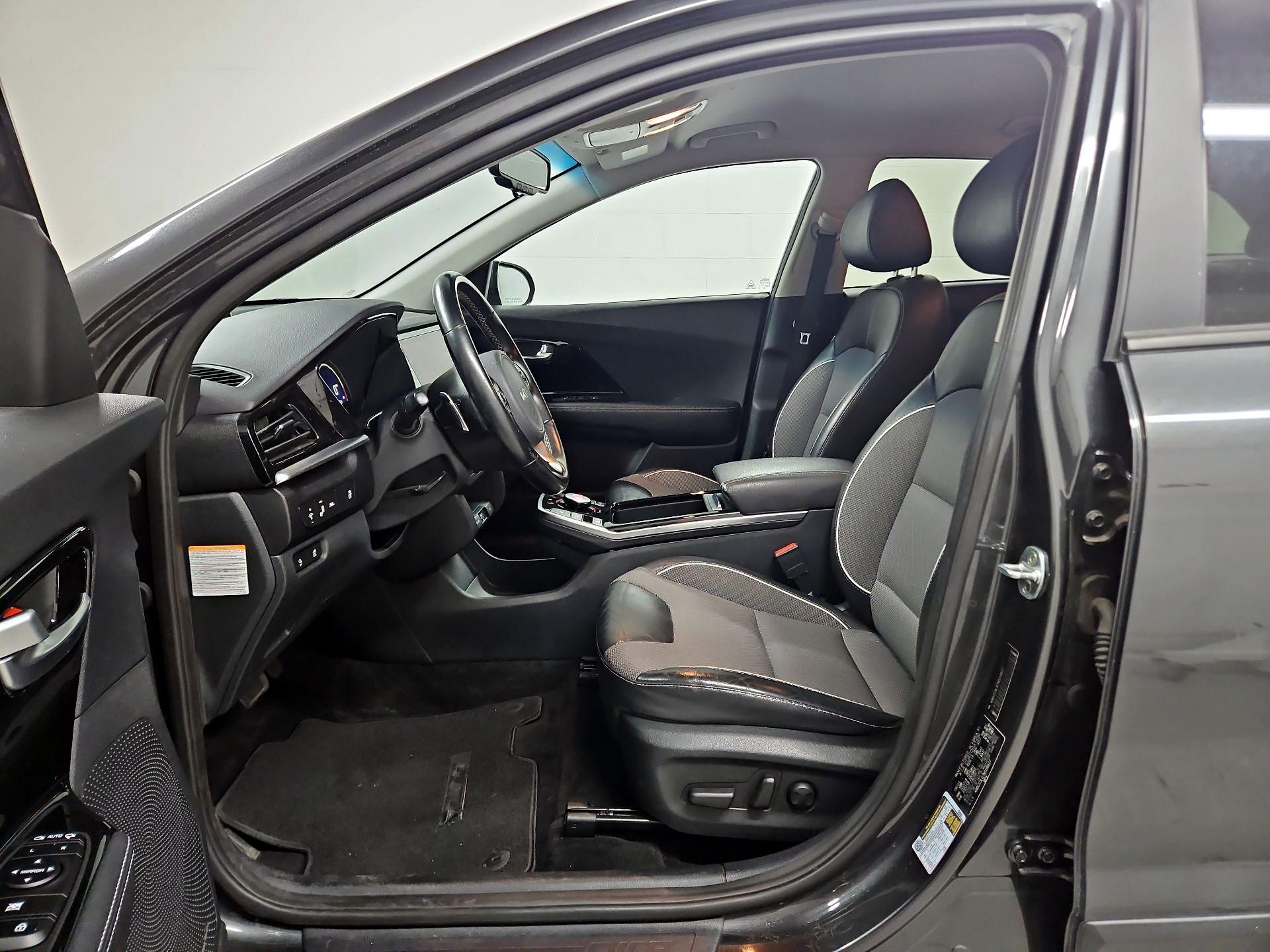 Thumbnail: 2022 Kia Niro - 11