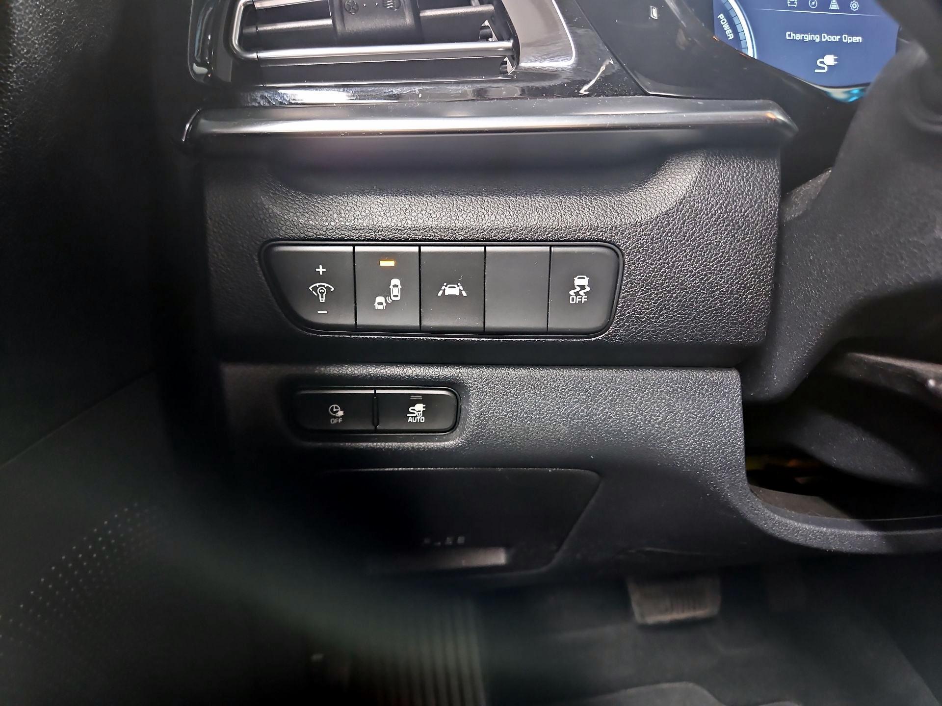 Thumbnail: 2022 Kia Niro - 13