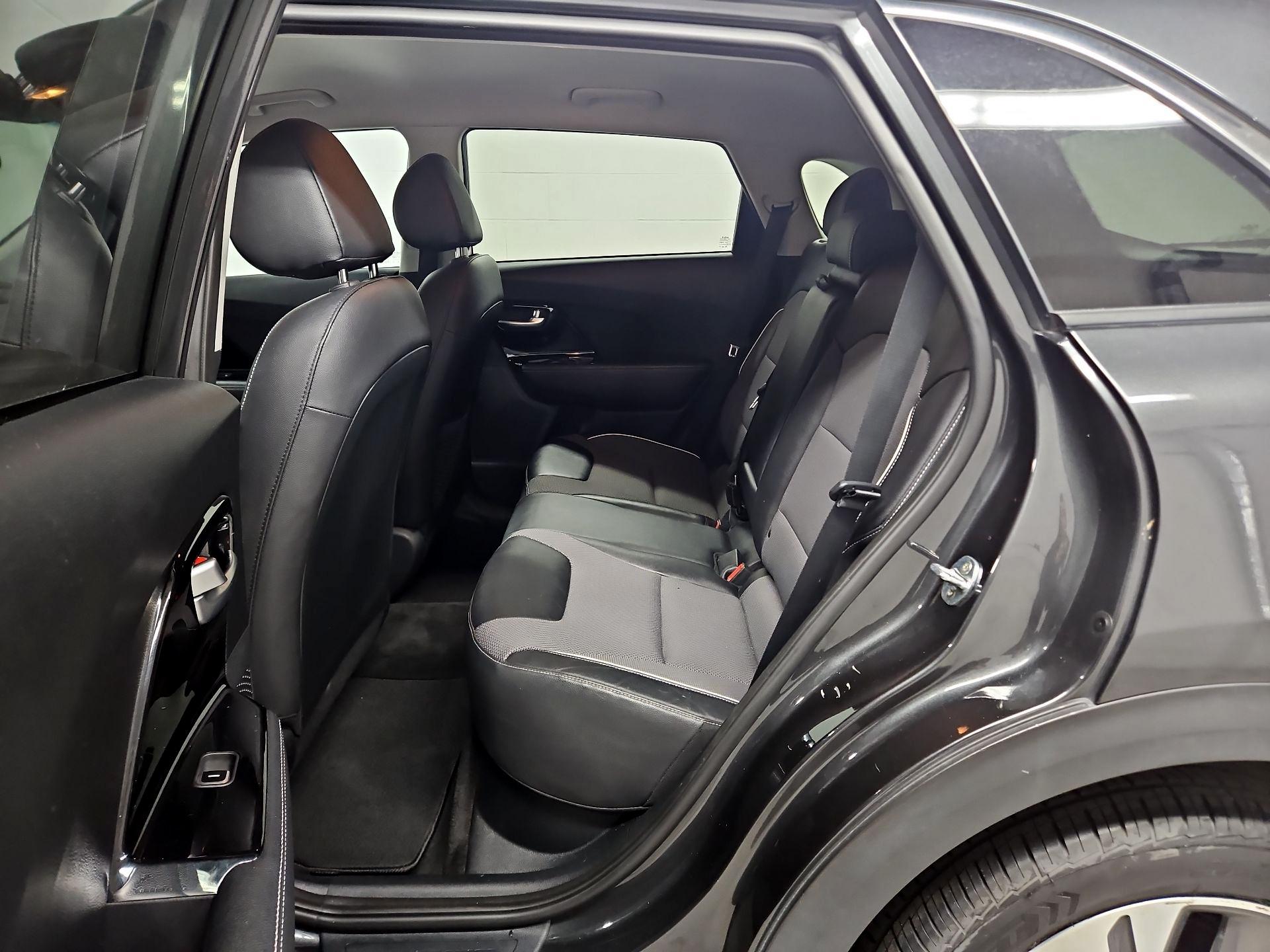 Thumbnail: 2022 Kia Niro - 20