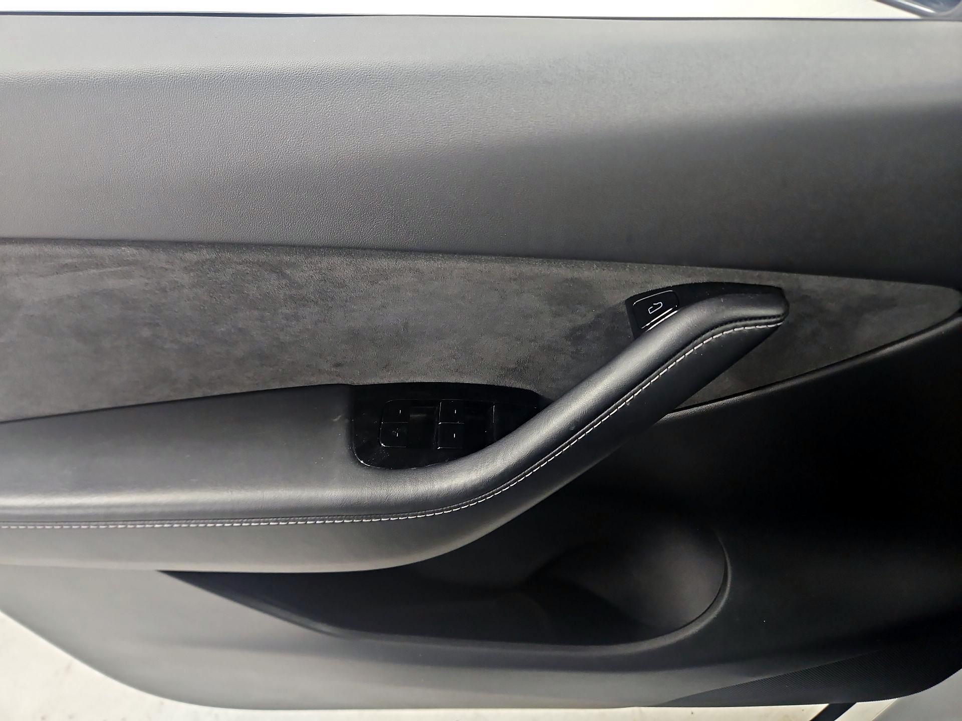 Thumbnail: 2021 Tesla Model Y - 12