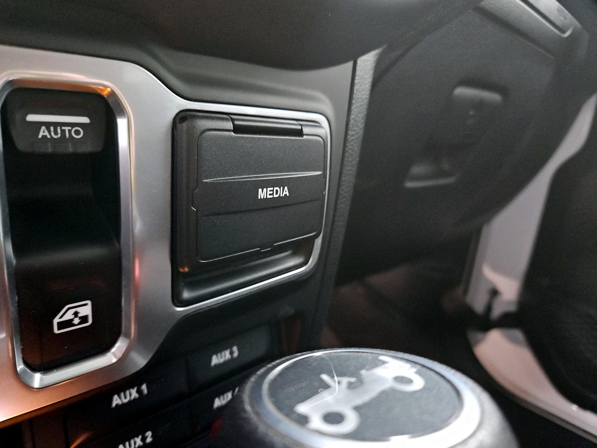 Thumbnail: 2018 Jeep Wrangler - 18