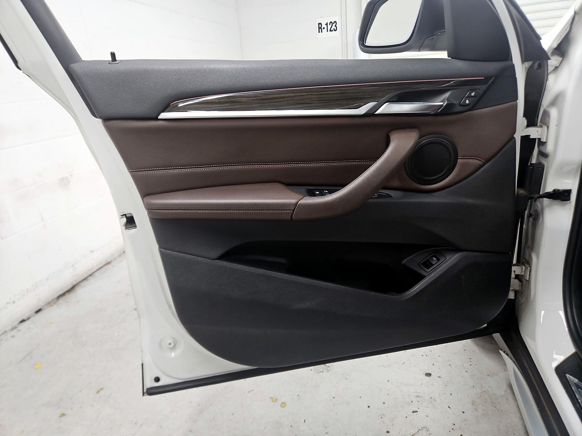 Thumbnail: 2017 BMW X1 - 12