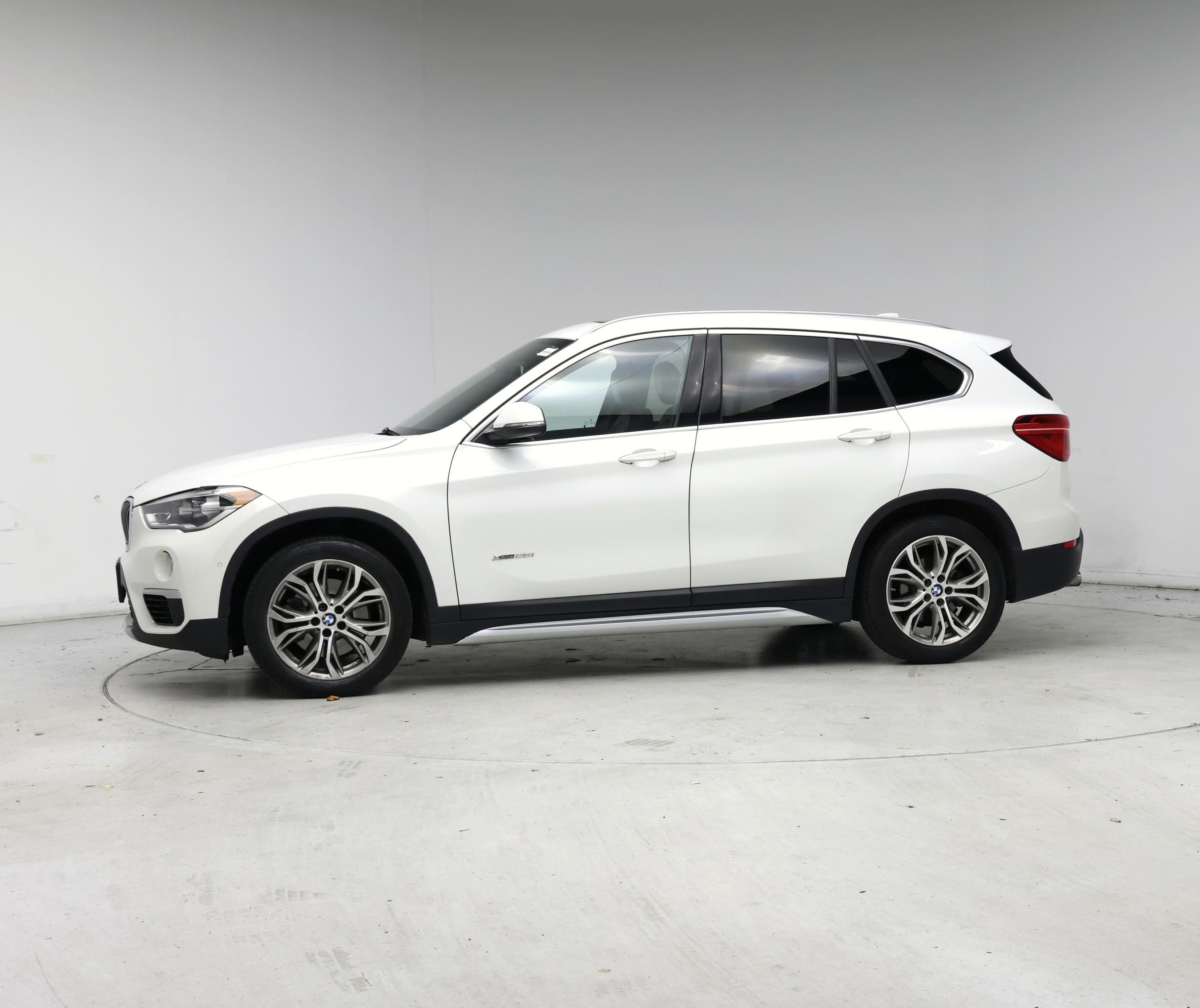 Thumbnail: 2017 BMW X1 - 3