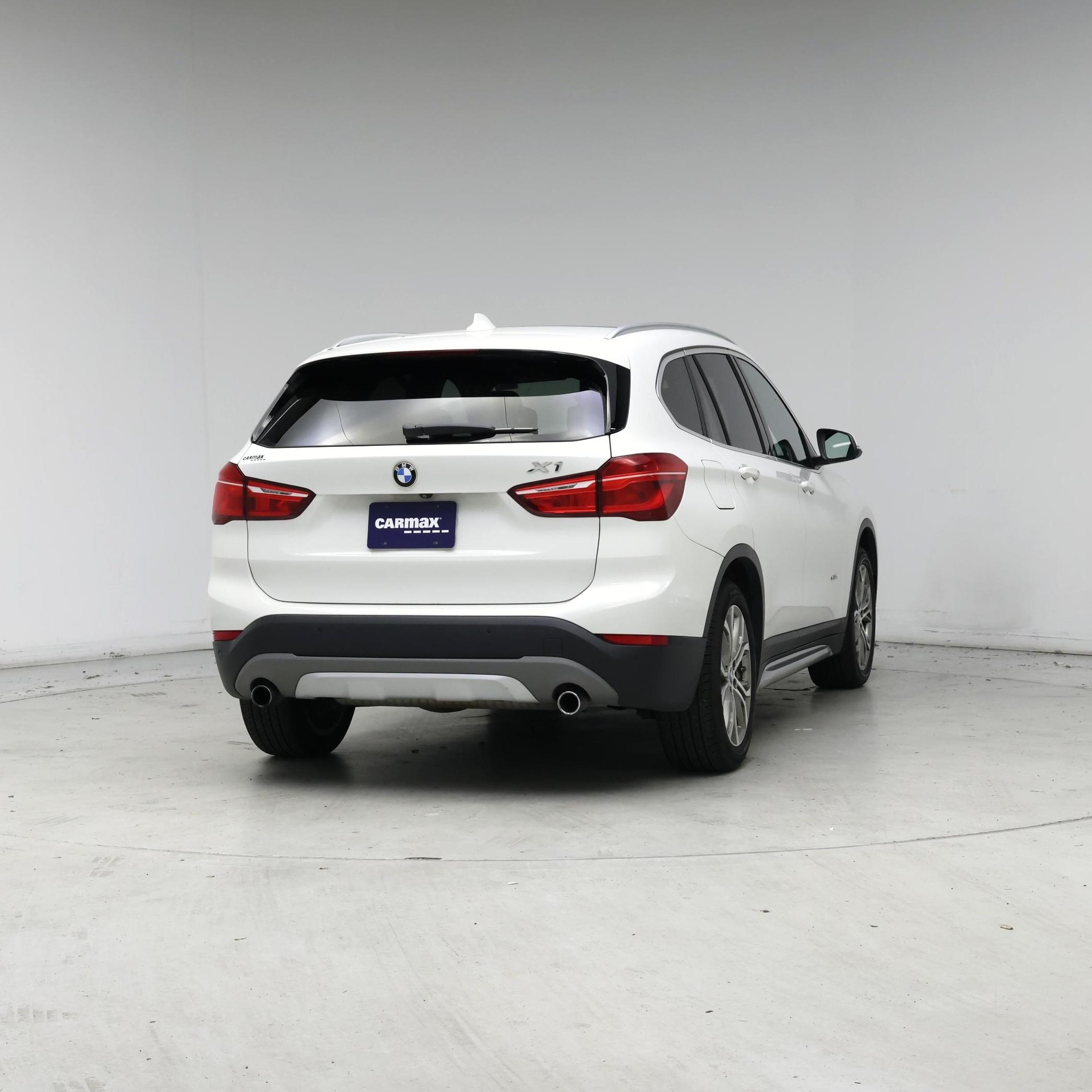 Thumbnail: 2017 BMW X1 - 8