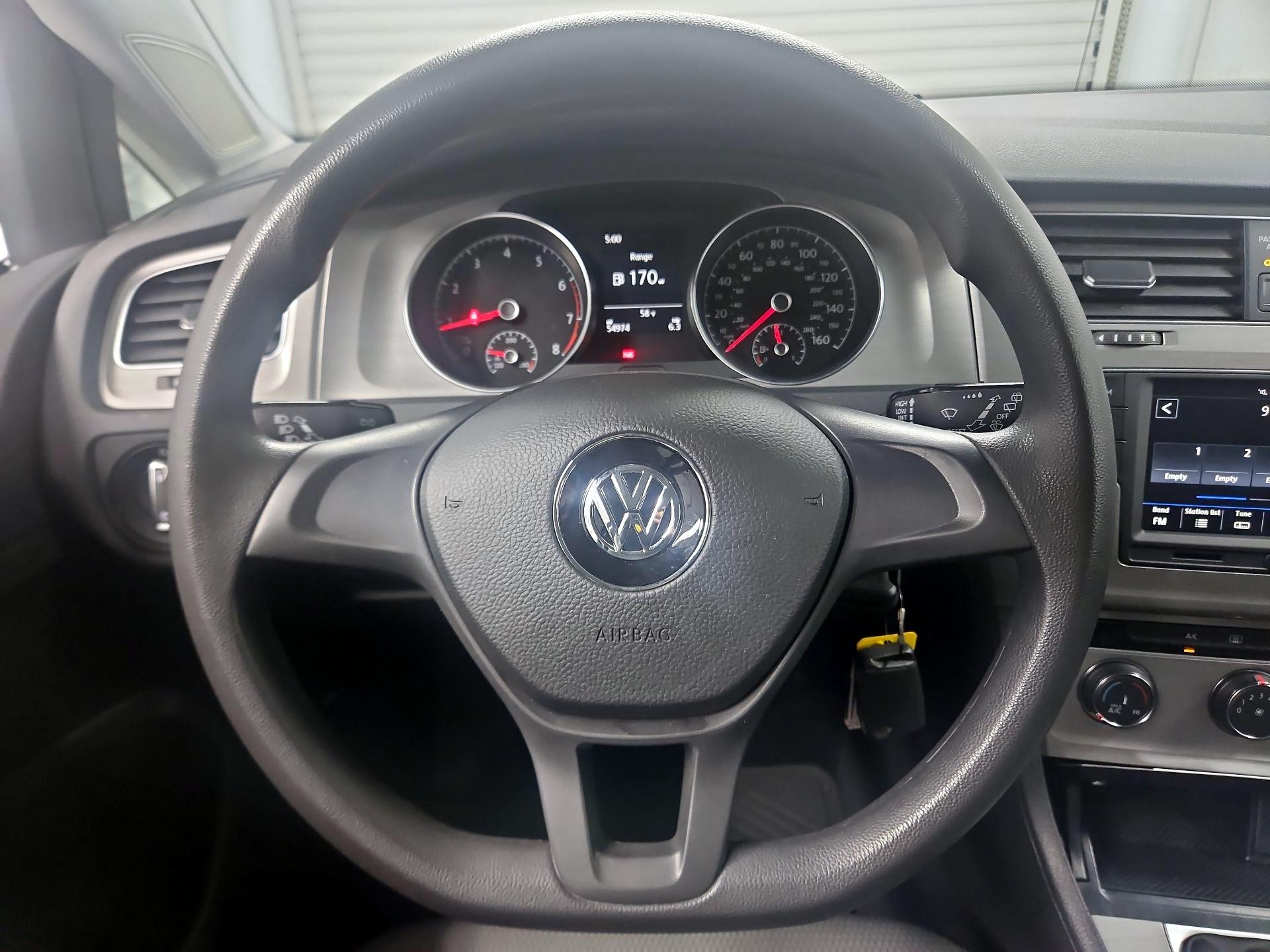 Thumbnail: 2015 Volkswagen Golf - 10