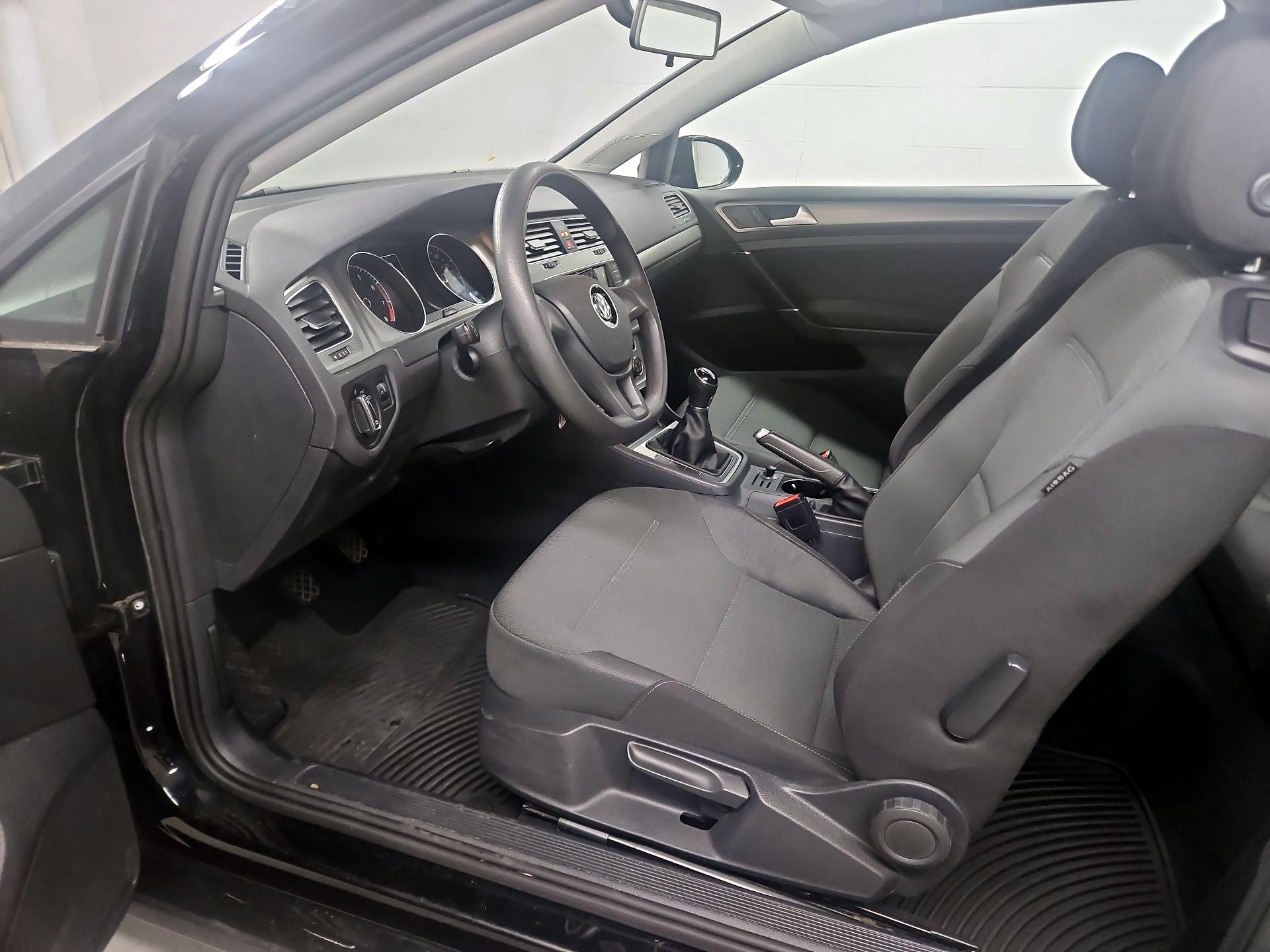 Thumbnail: 2015 Volkswagen Golf - 11