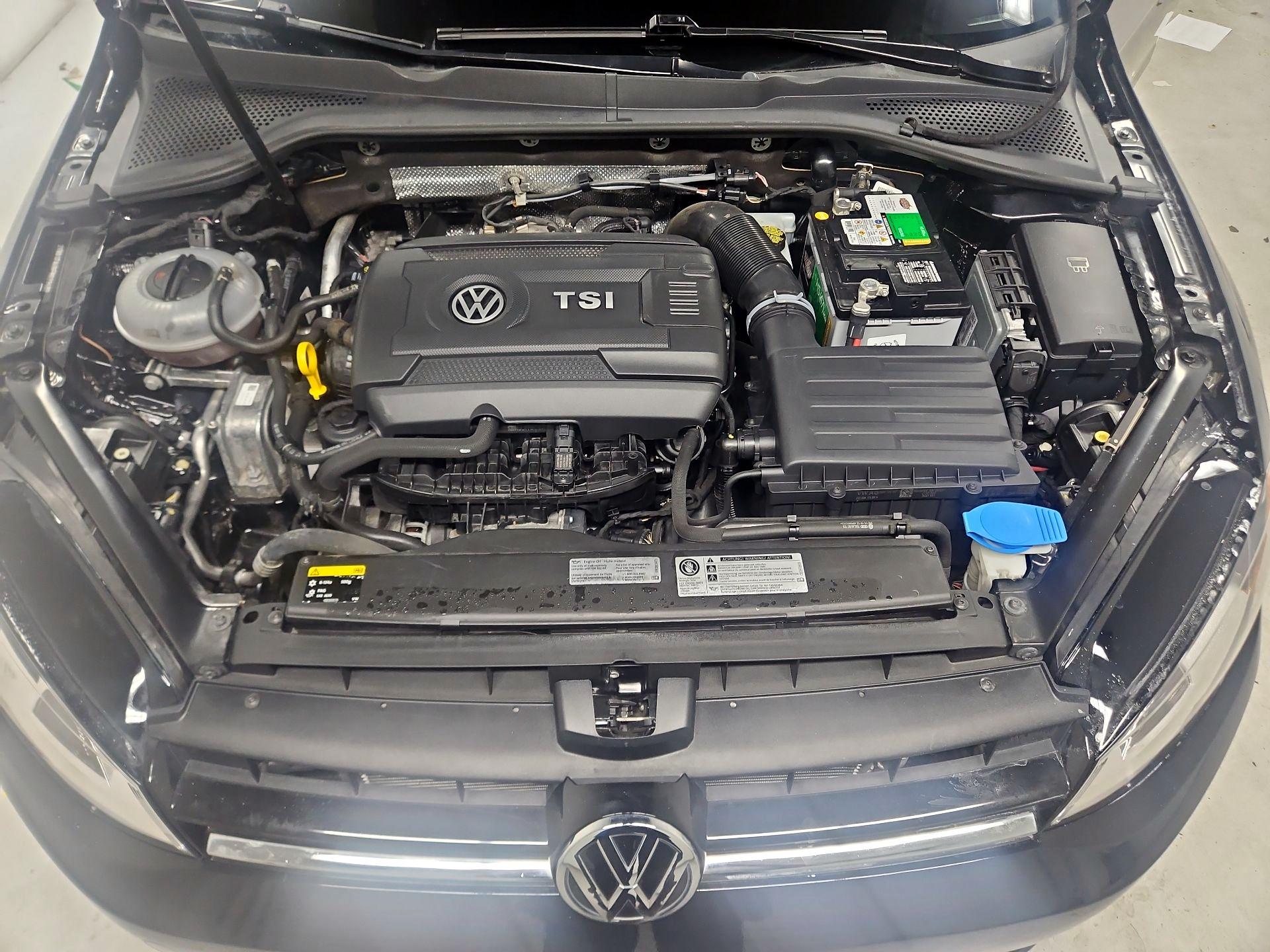 Thumbnail: 2015 Volkswagen Golf - 20