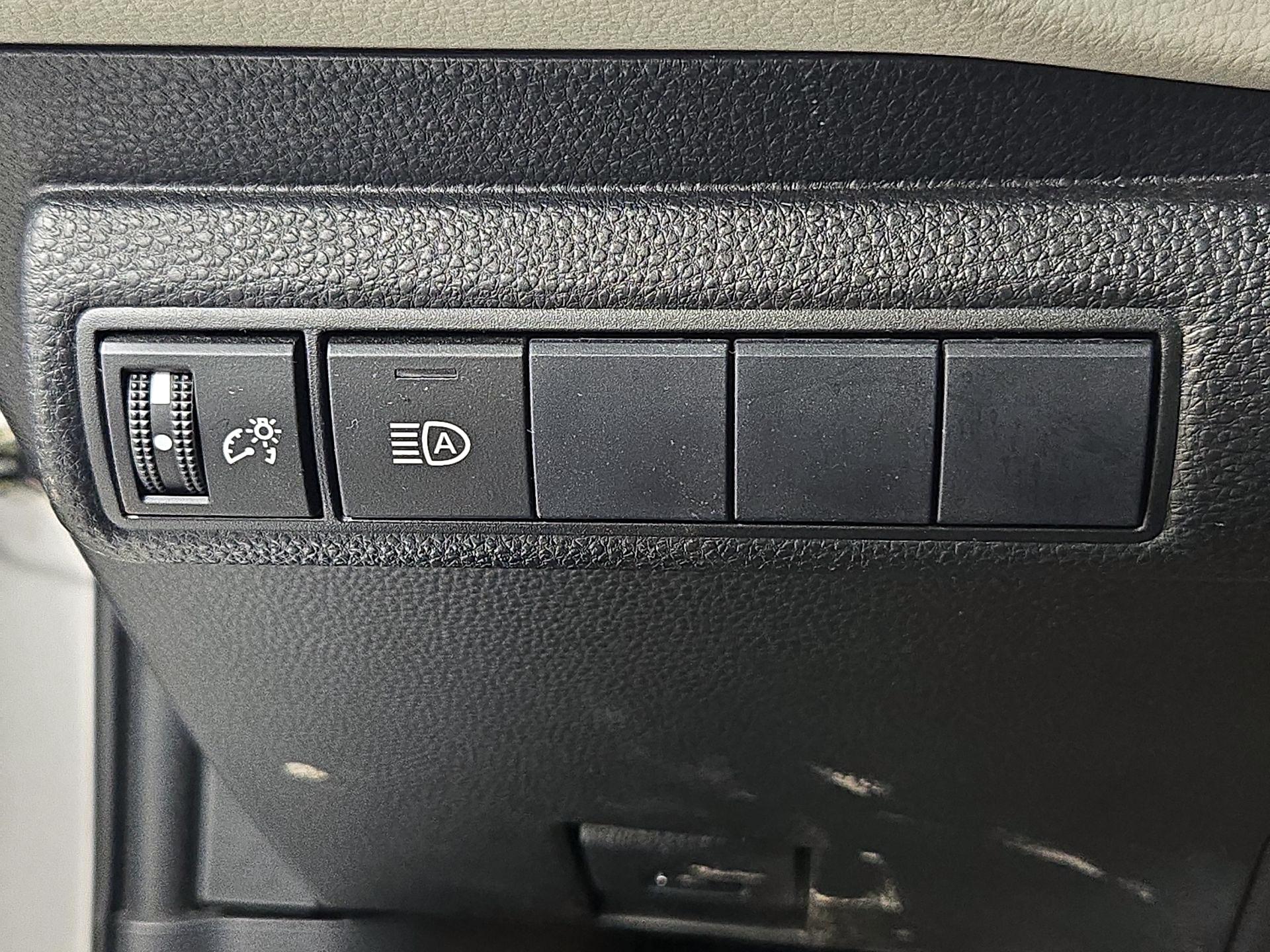 Thumbnail: 2020 Toyota Corolla - 13