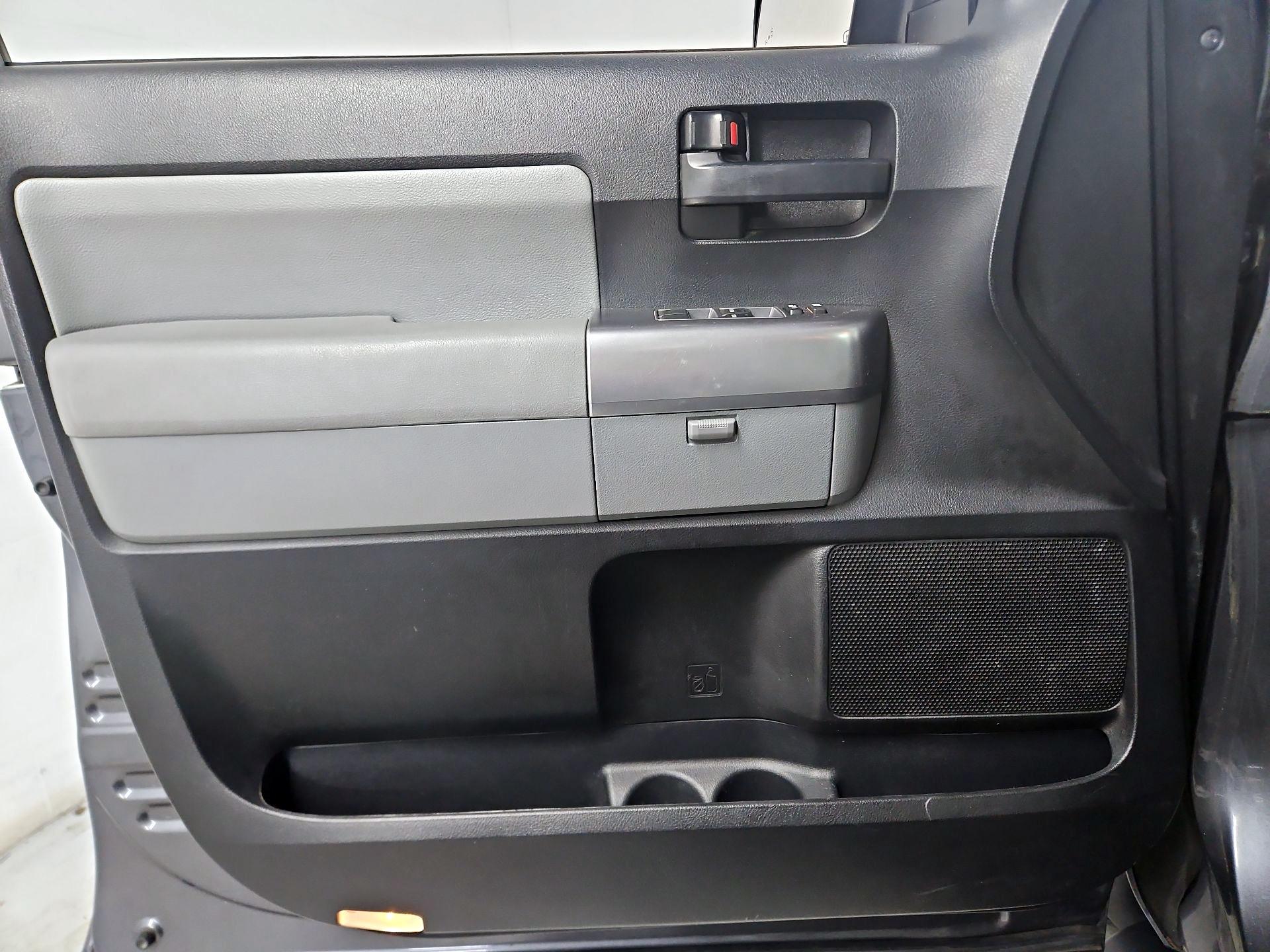 Thumbnail: 2018 Toyota Sequoia - 12