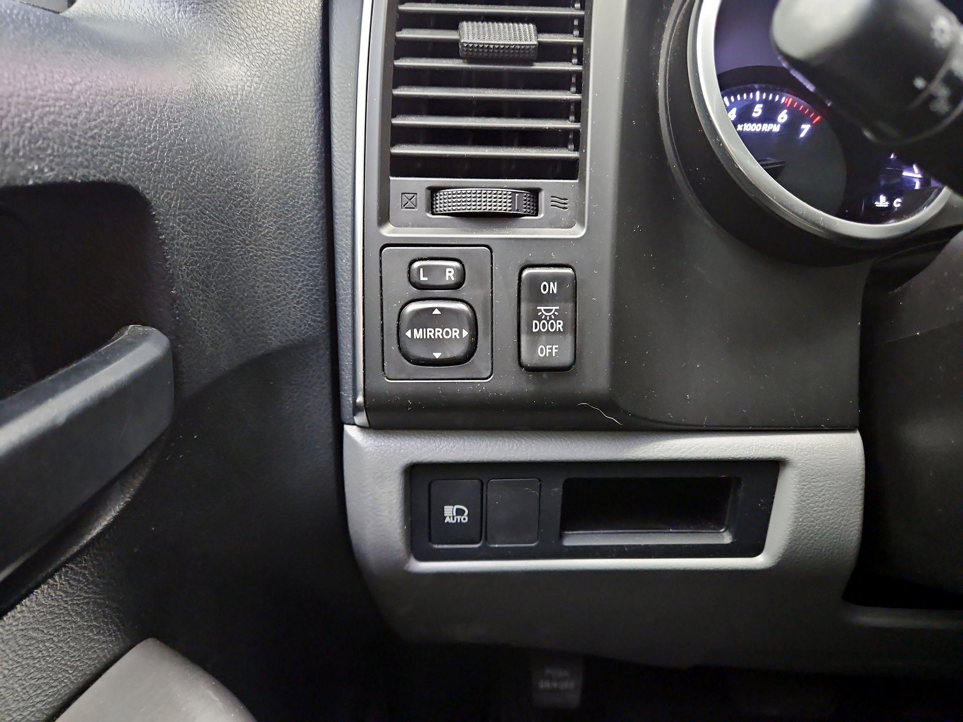 Thumbnail: 2018 Toyota Sequoia - 13