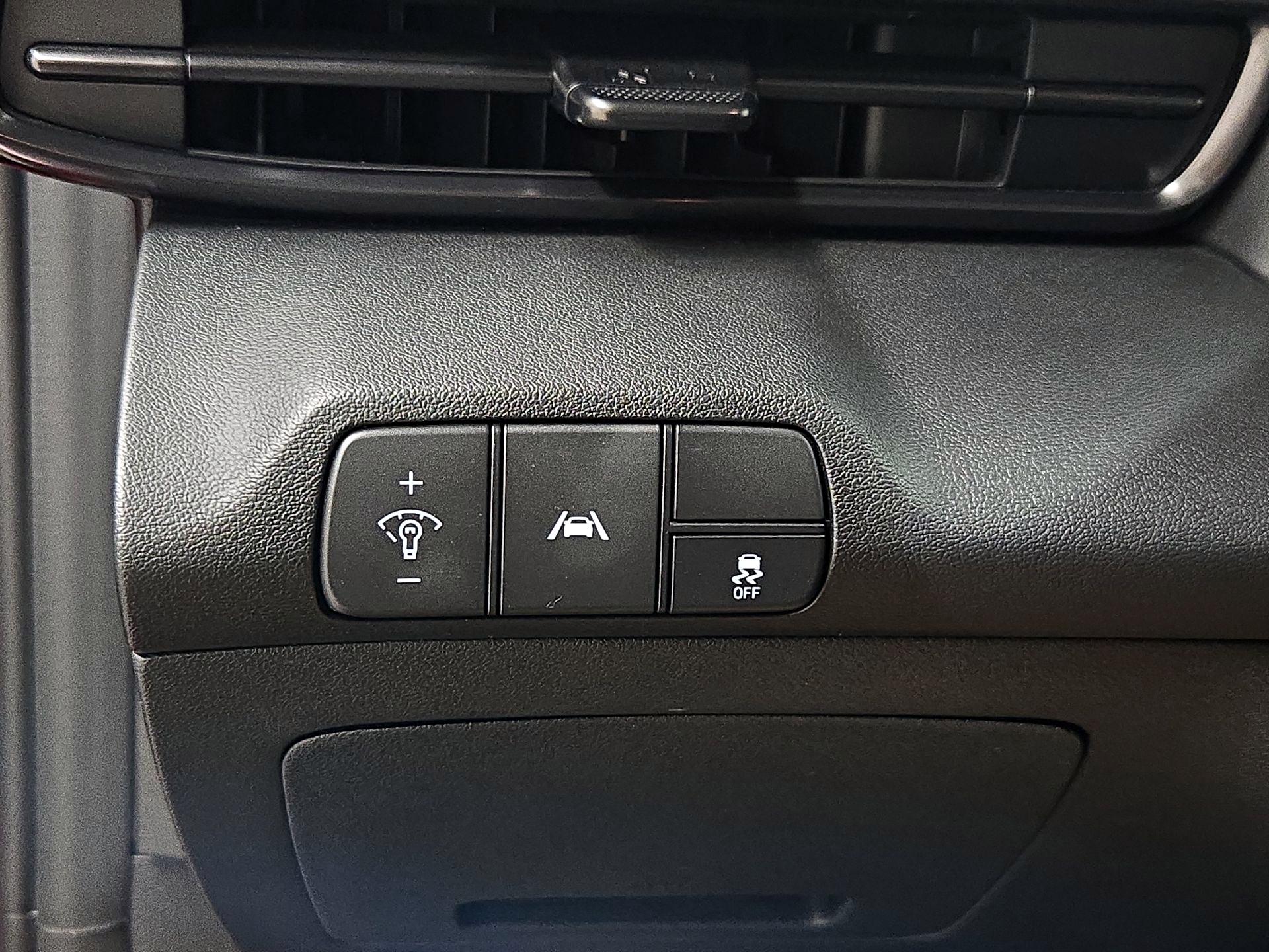 Thumbnail: 2022 Hyundai Elantra - 13