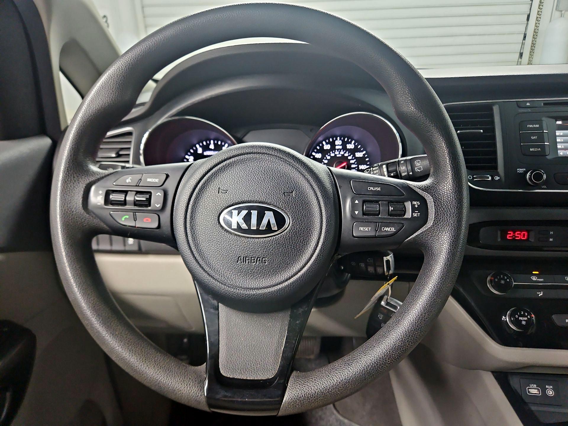 Thumbnail: 2016 Kia Sedona - 10