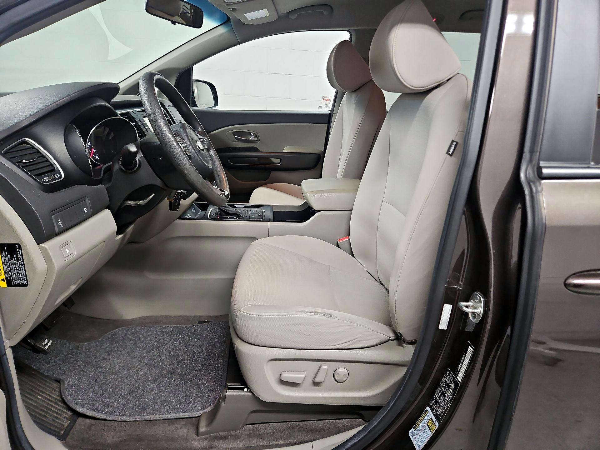 Thumbnail: 2016 Kia Sedona - 11