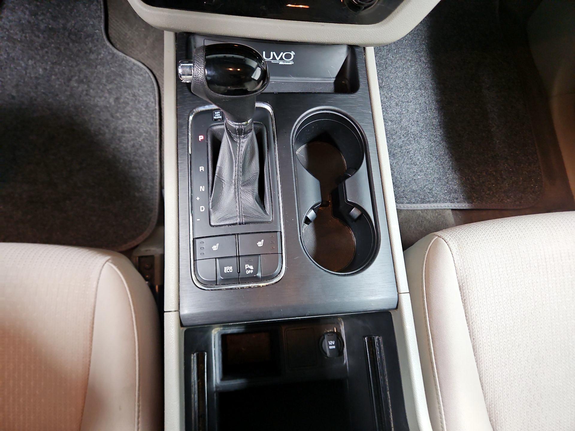 Thumbnail: 2016 Kia Sedona - 17