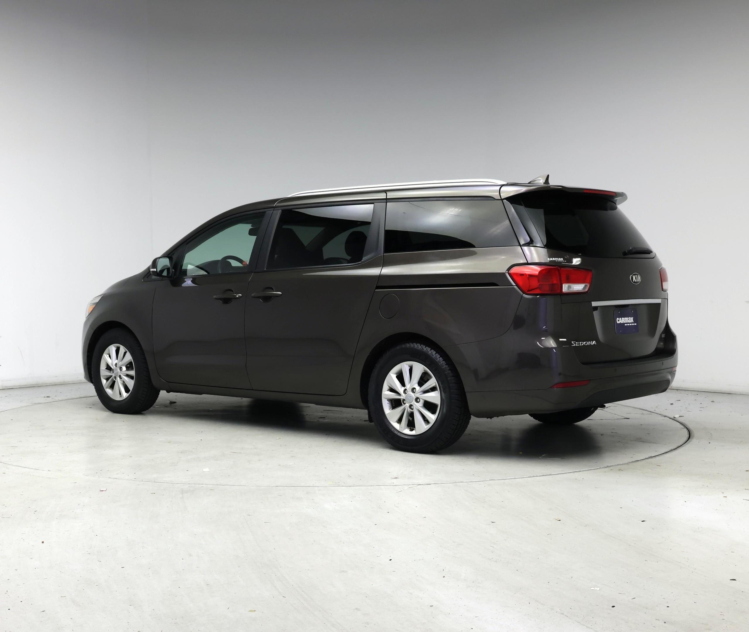 Thumbnail: 2016 Kia Sedona - 2