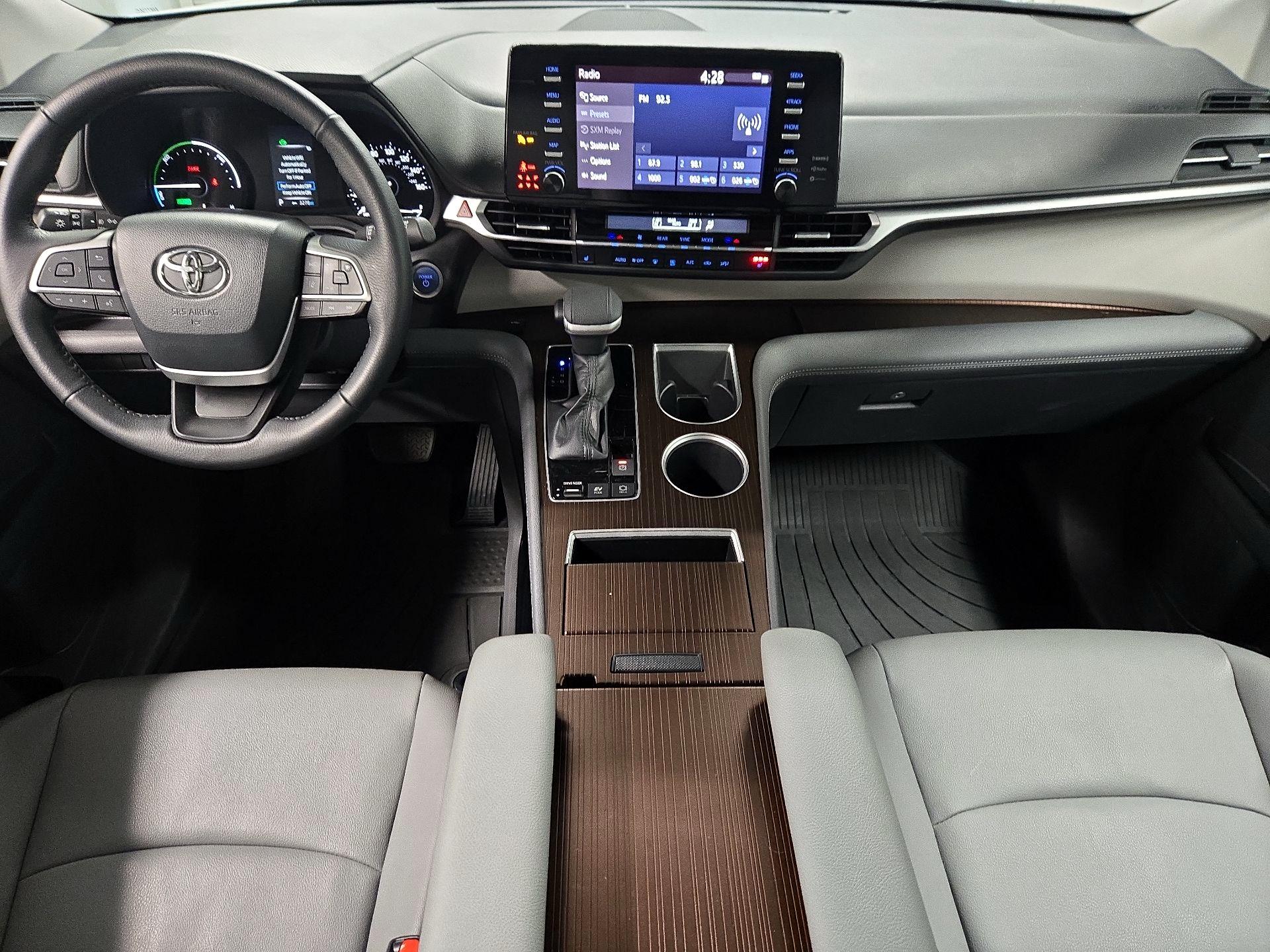 Thumbnail: 2022 Toyota Sienna - 9