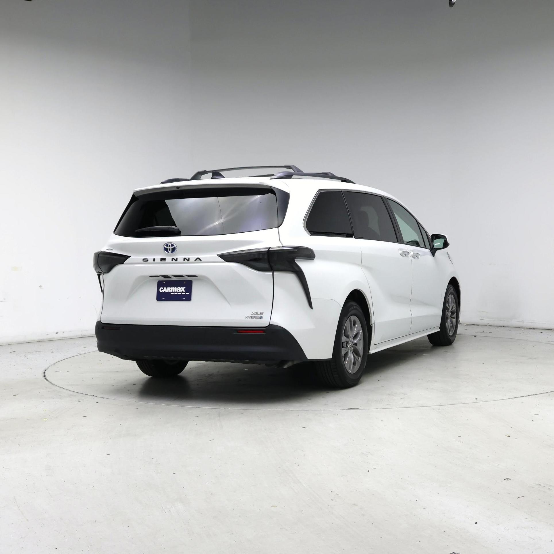 Thumbnail: 2022 Toyota Sienna - 8
