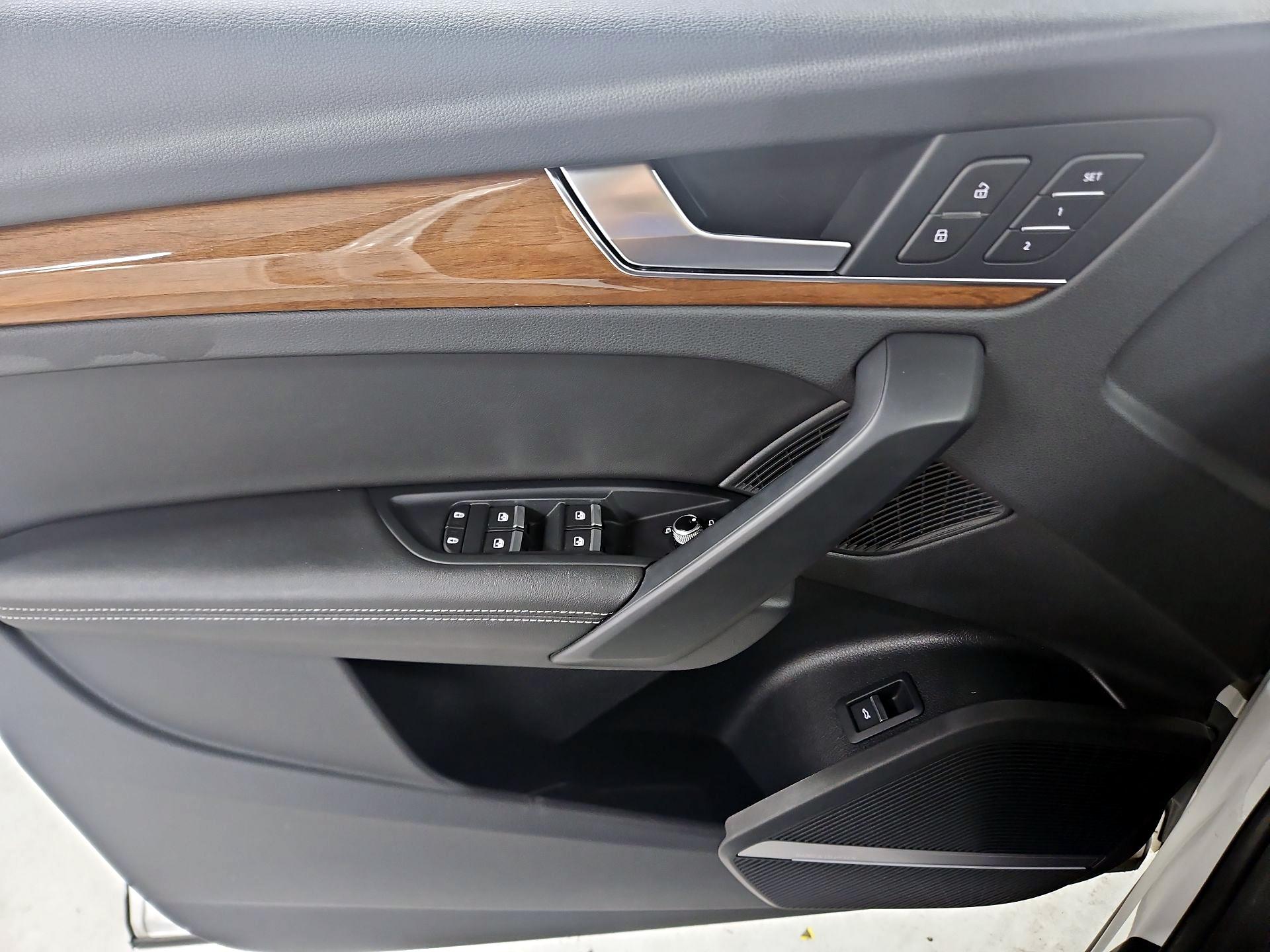 Thumbnail: 2023 Audi Q5 - 12