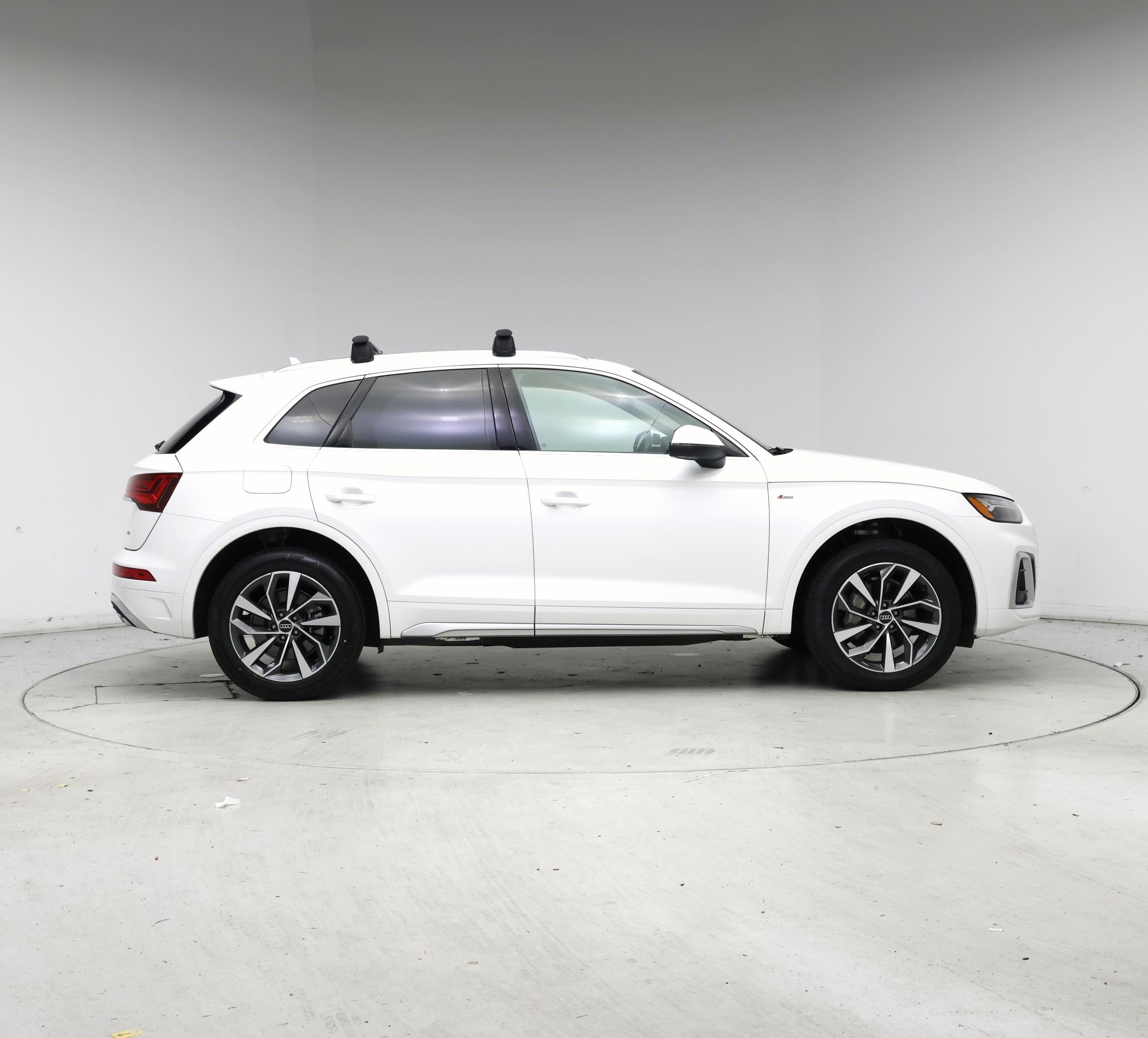 Thumbnail: 2023 Audi Q5 - 7