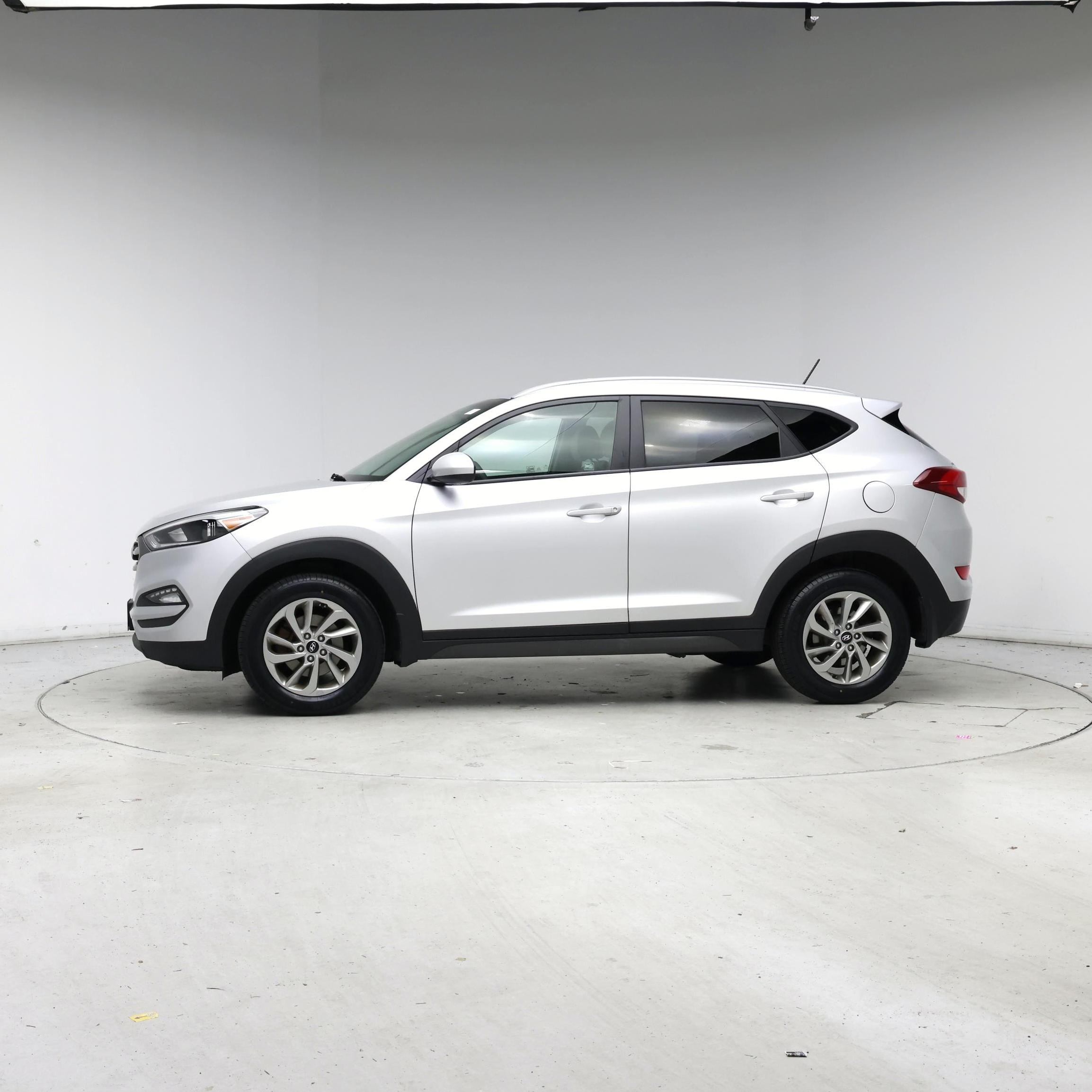 Thumbnail: 2016 Hyundai Tucson - 3