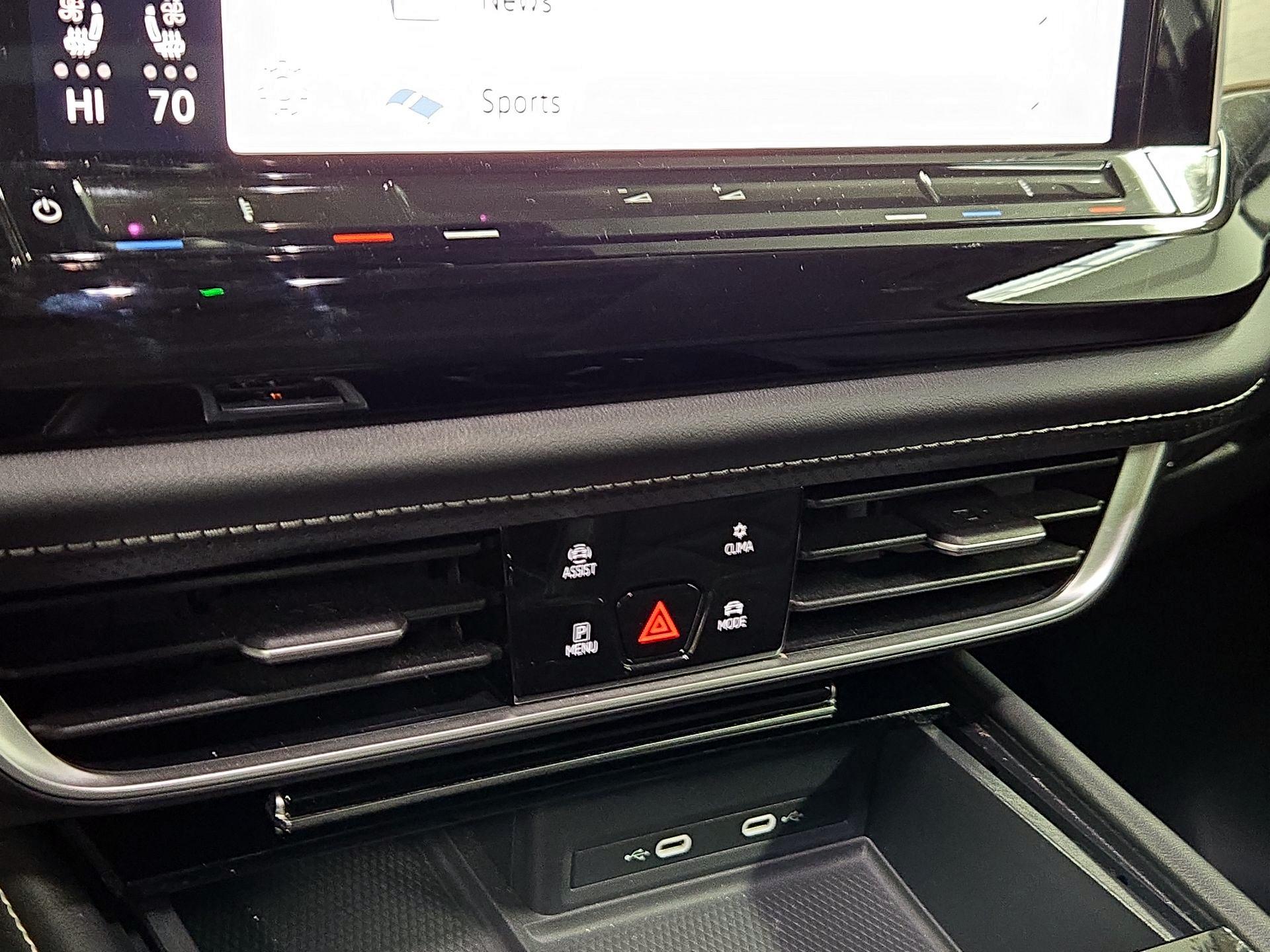 Thumbnail: 2024 Volkswagen Atlas - 16