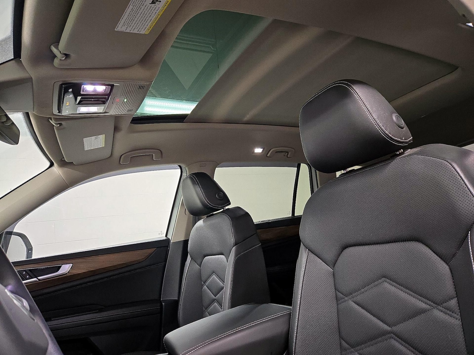 2024 Volkswagen Atlas SE w/Tech - Photo 20