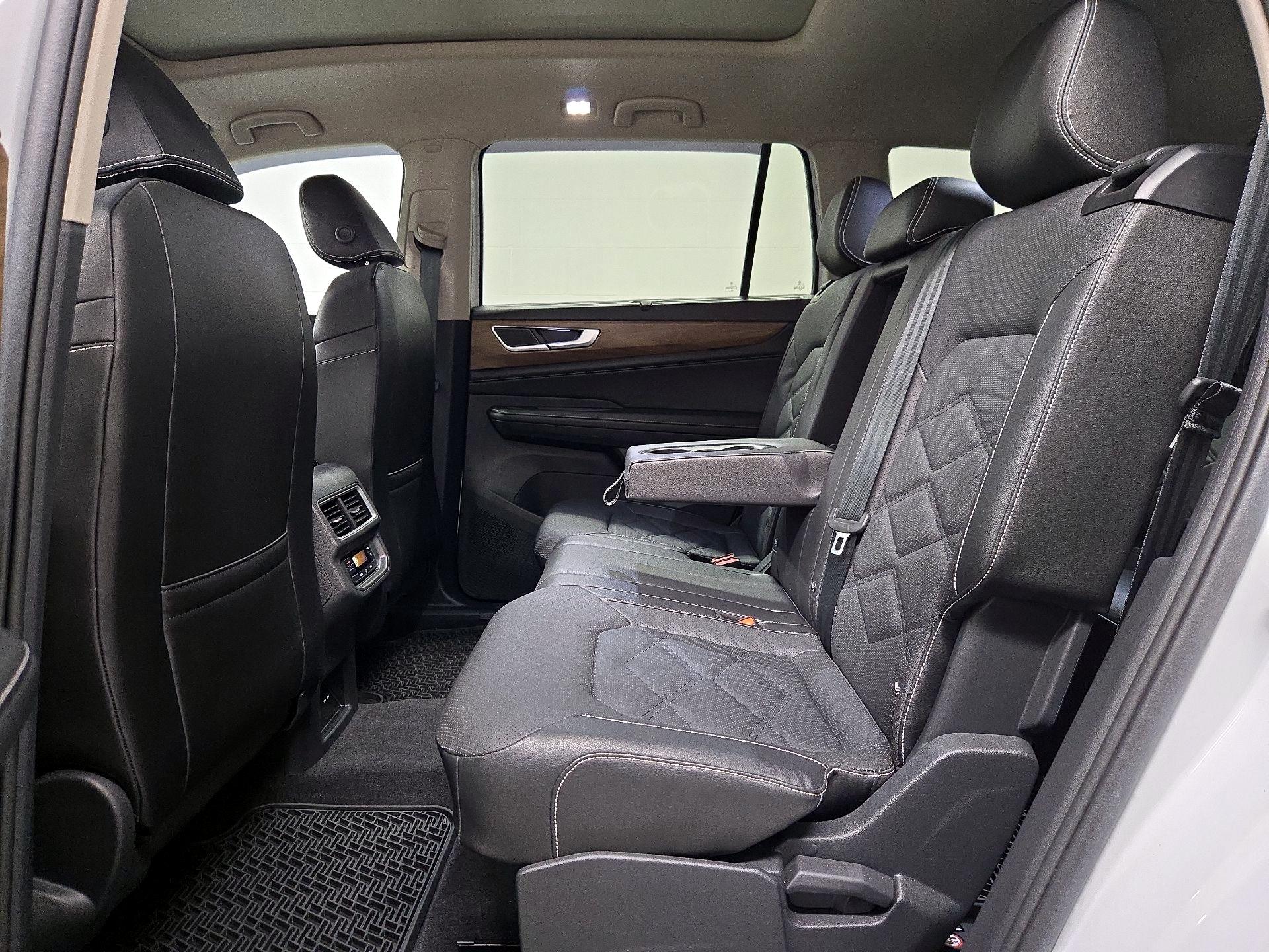 Thumbnail: 2024 Volkswagen Atlas - 20