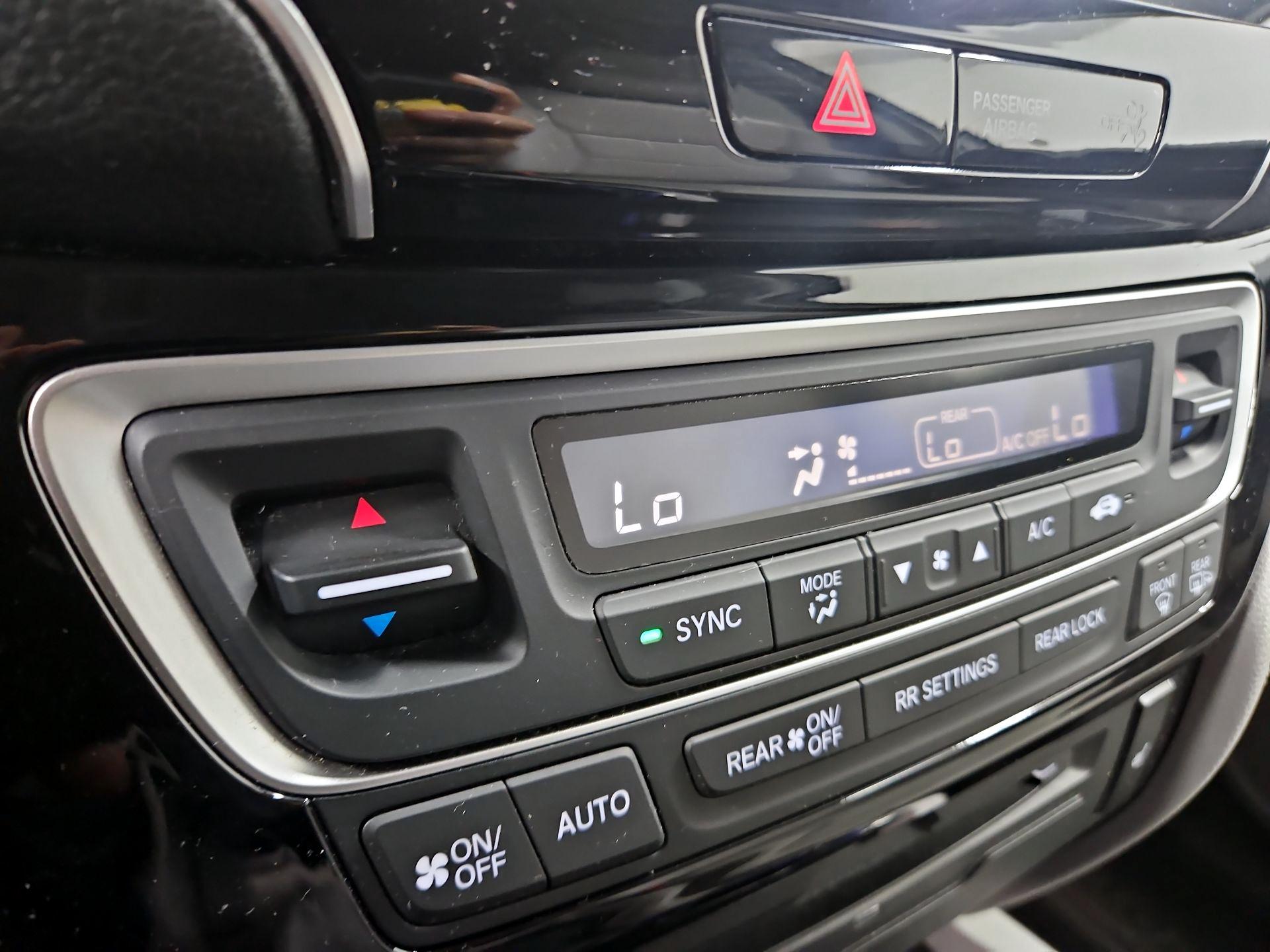 Thumbnail: 2019 Honda Pilot - 16