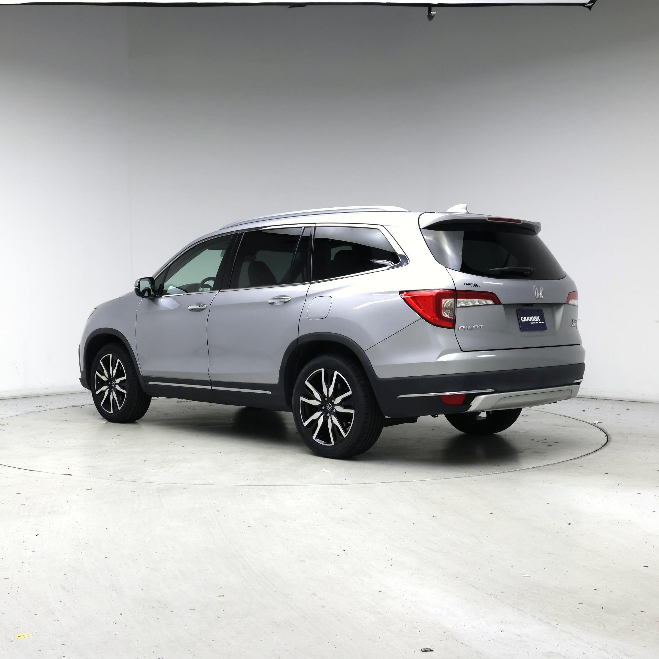 Thumbnail: 2019 Honda Pilot - 2