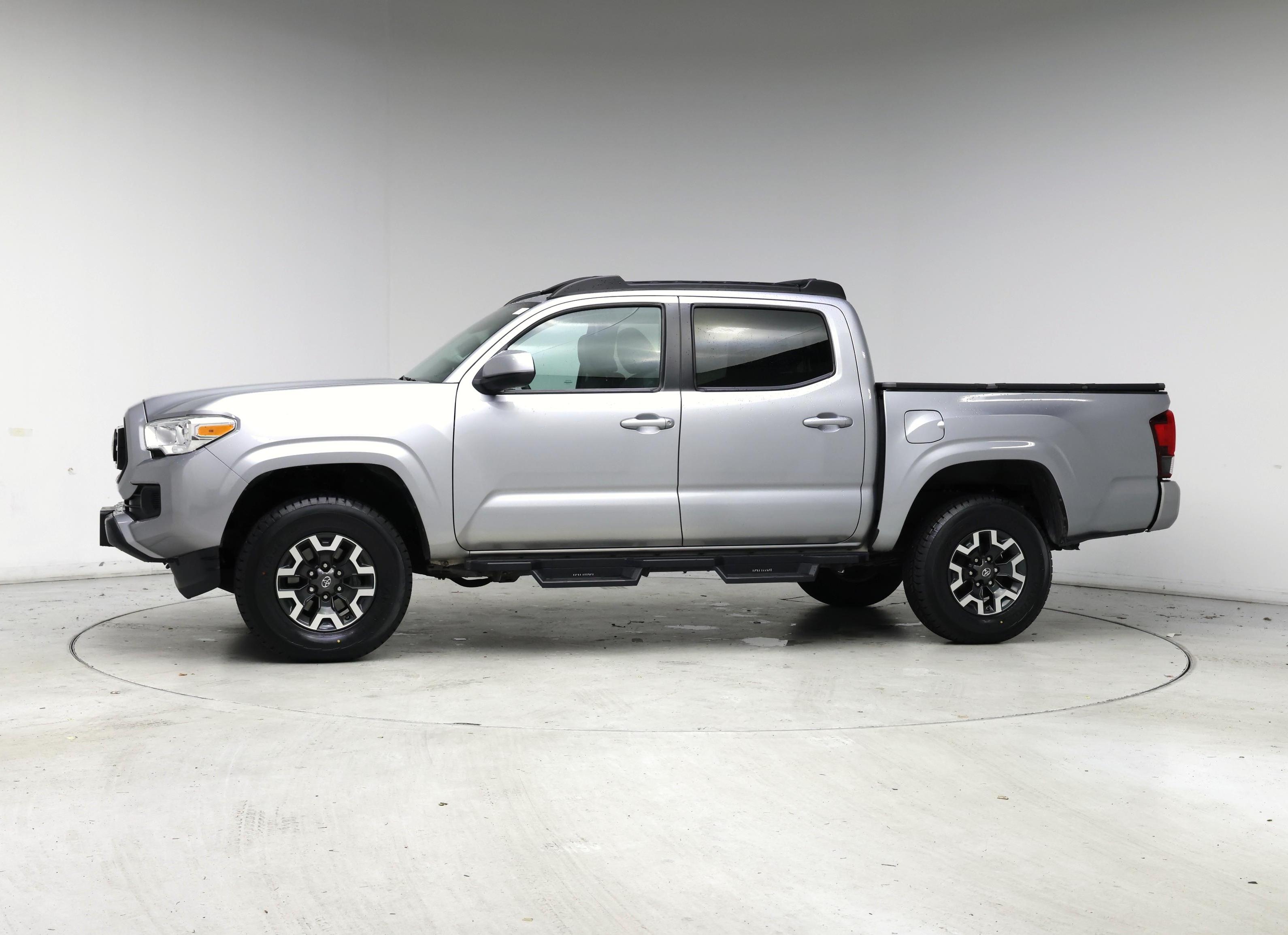 Thumbnail: 2020 Toyota Tacoma - 3