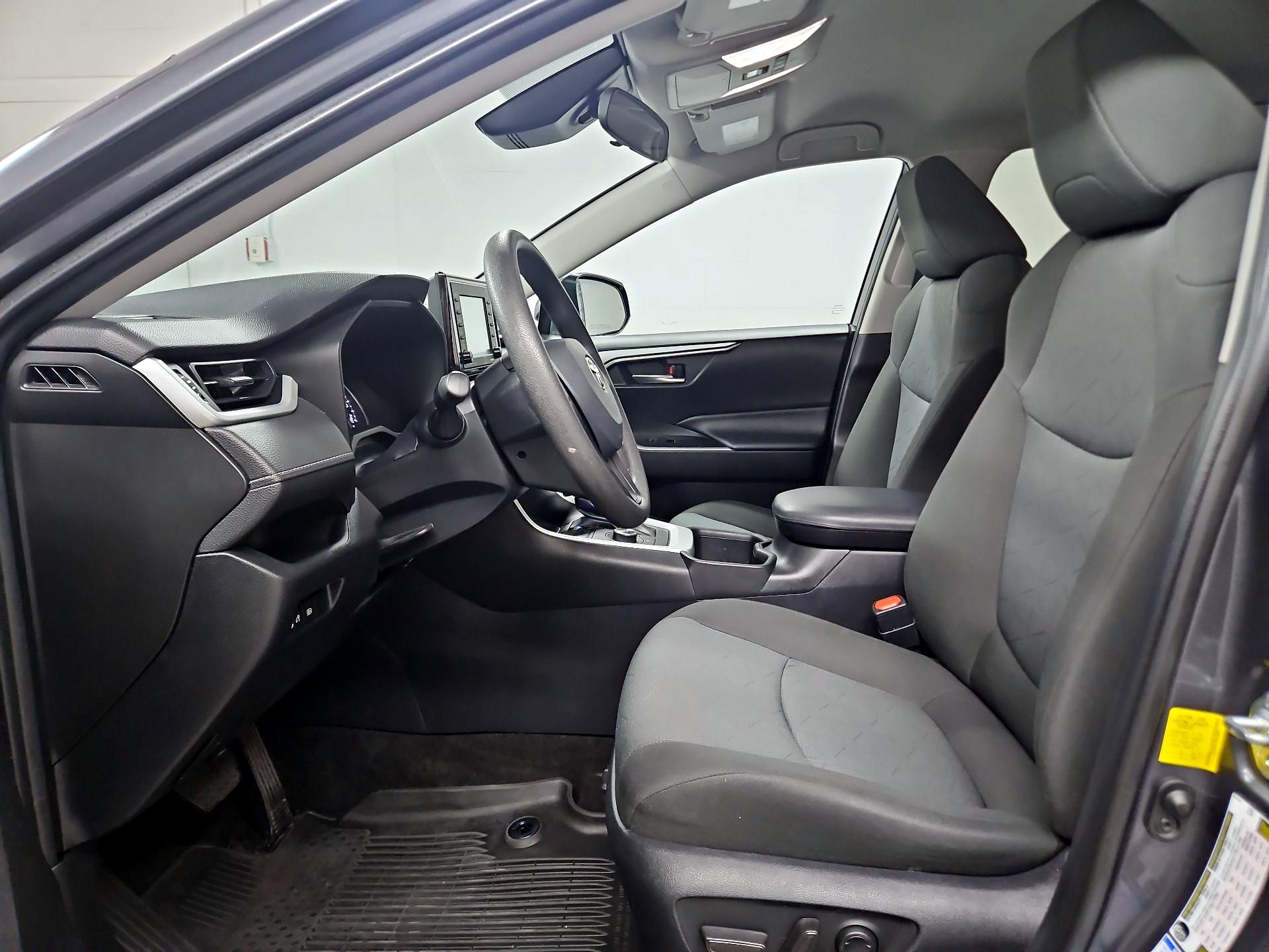 Thumbnail: 2022 Toyota RAV4 - 11