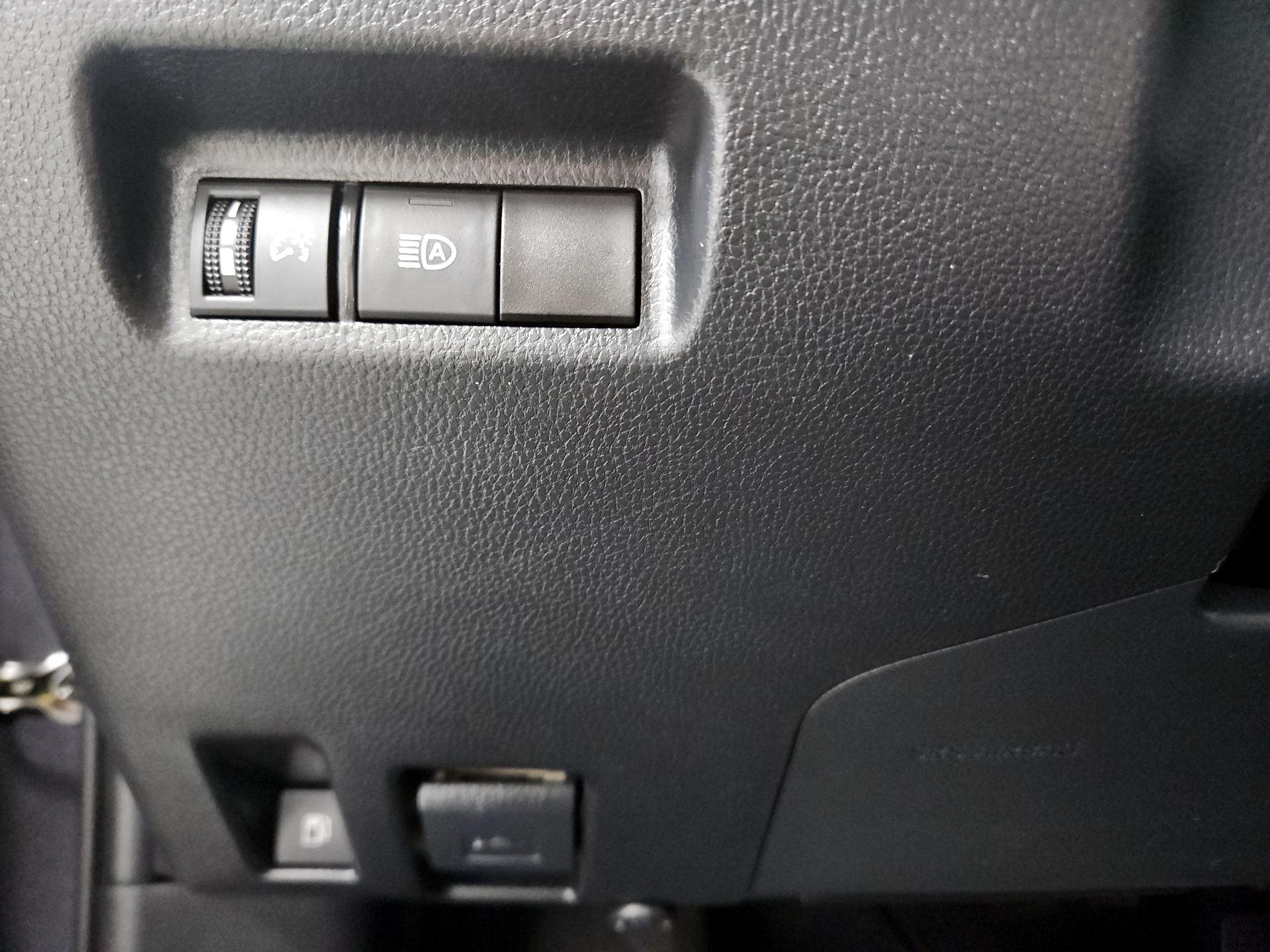 Thumbnail: 2022 Toyota RAV4 - 13