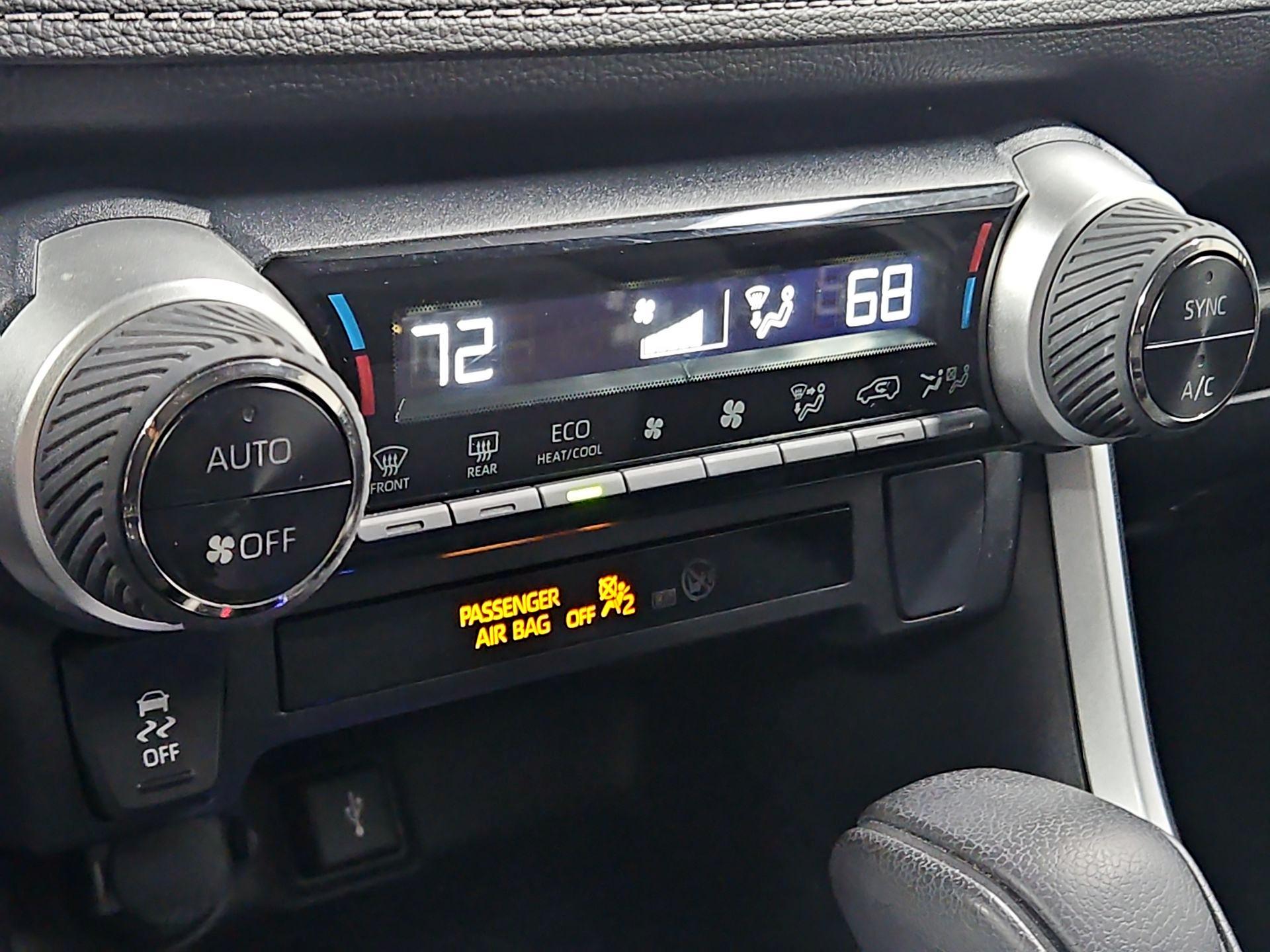 Thumbnail: 2022 Toyota RAV4 - 16