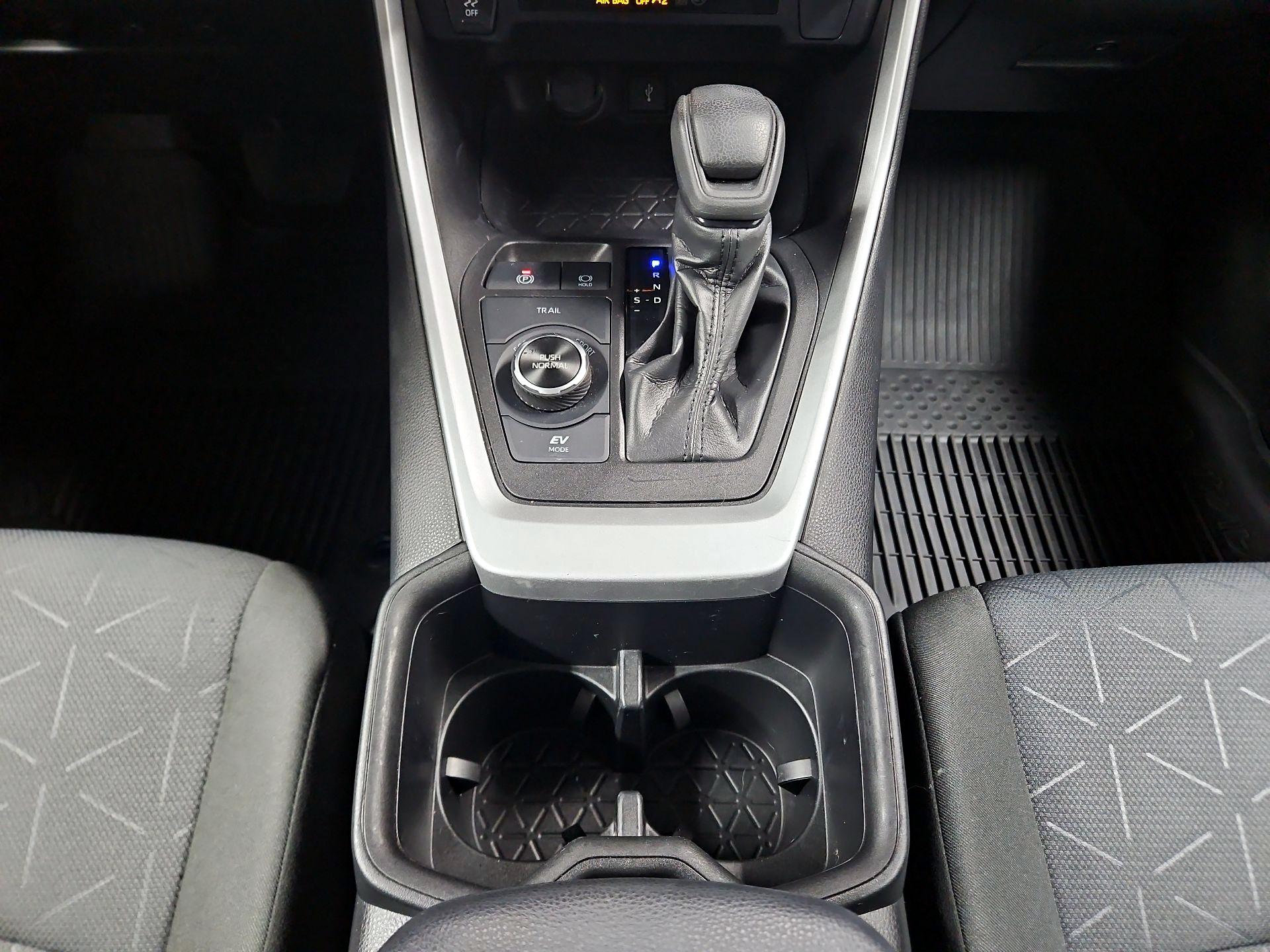 Thumbnail: 2022 Toyota RAV4 - 17