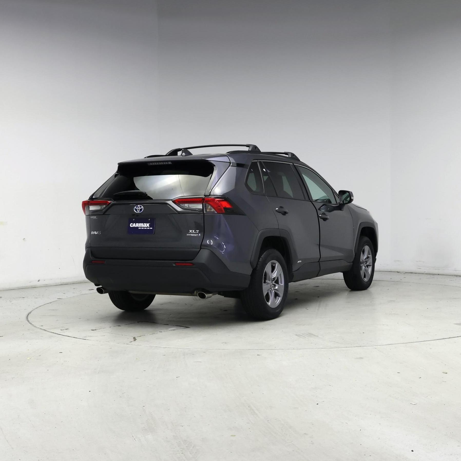 Thumbnail: 2022 Toyota RAV4 - 8