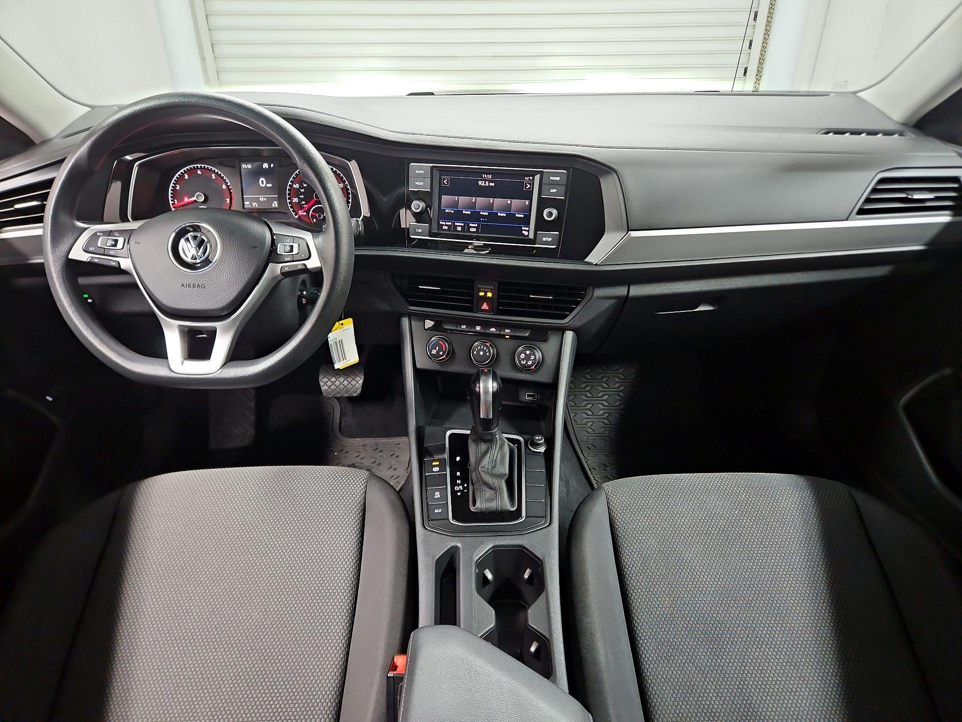 Thumbnail: 2019 Volkswagen Jetta - 9