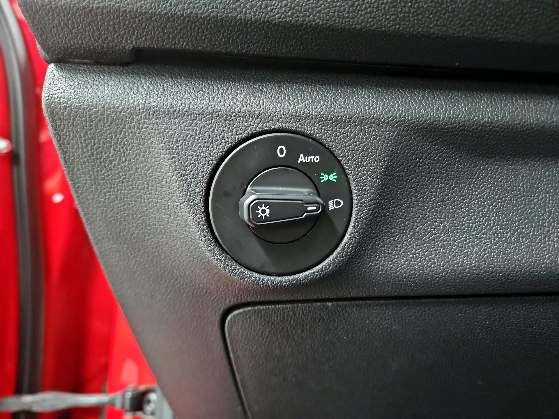 Thumbnail: 2019 Volkswagen Jetta - 13