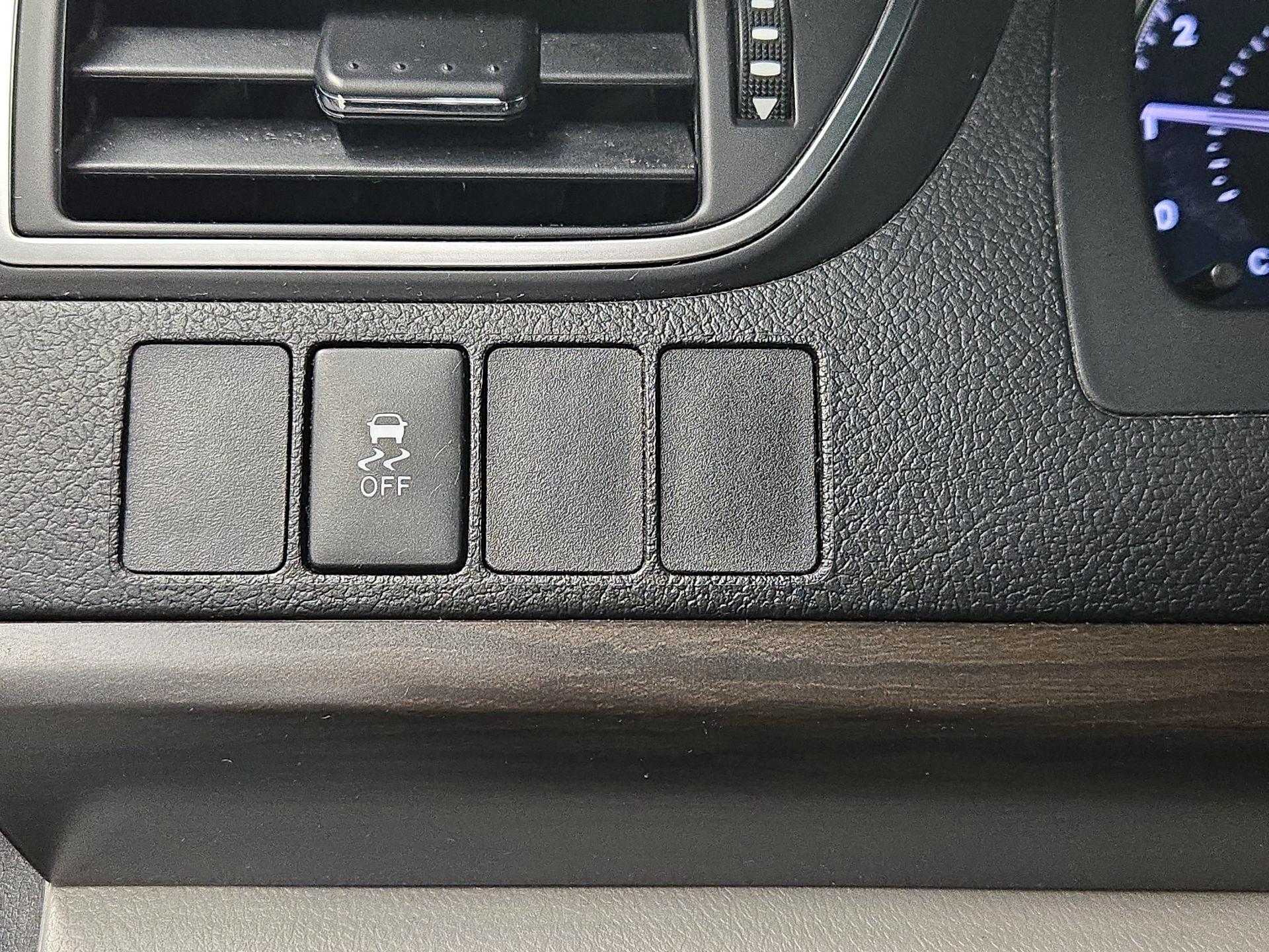 Thumbnail: 2016 Toyota Camry - 13