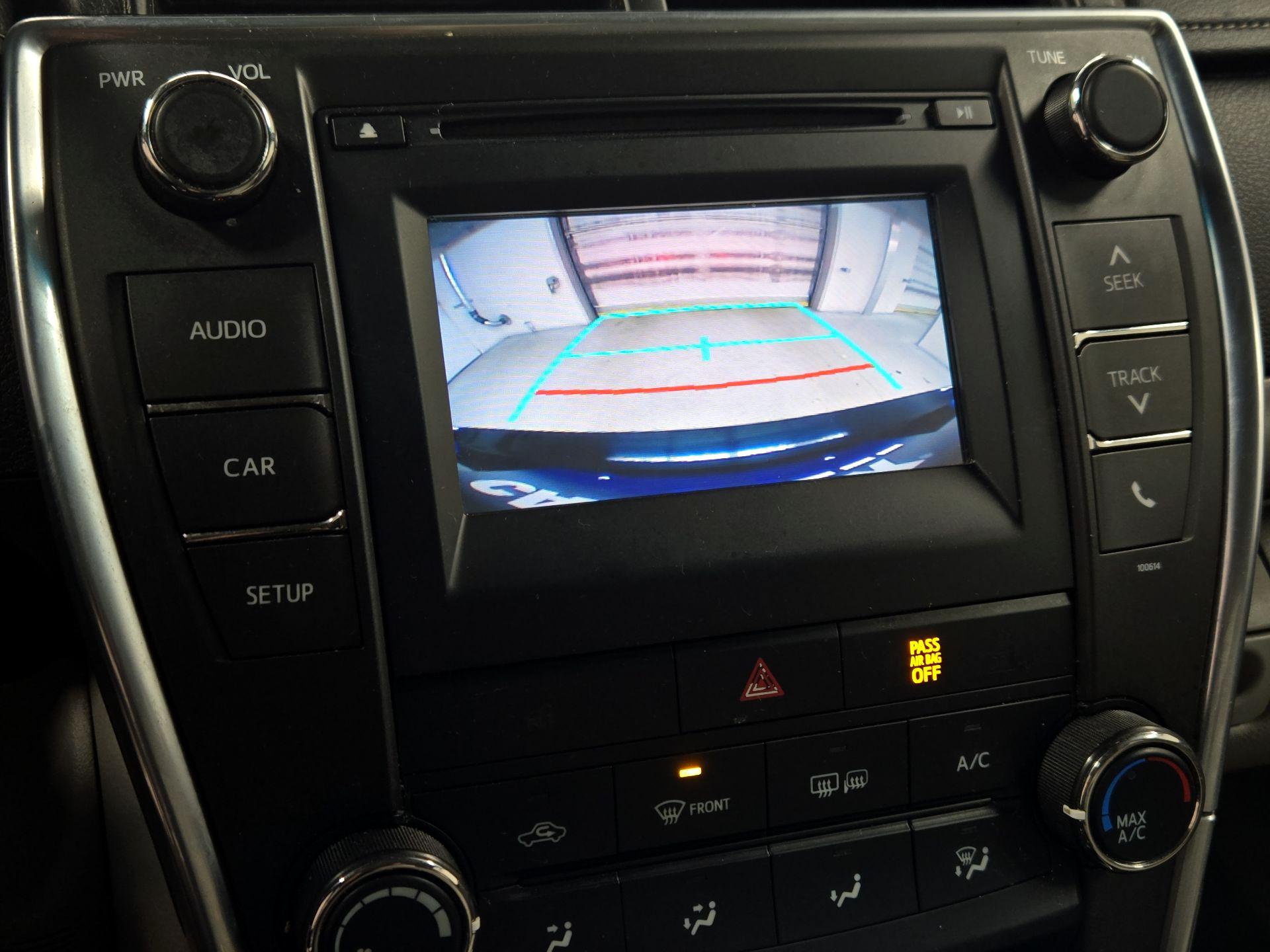 Thumbnail: 2016 Toyota Camry - 14