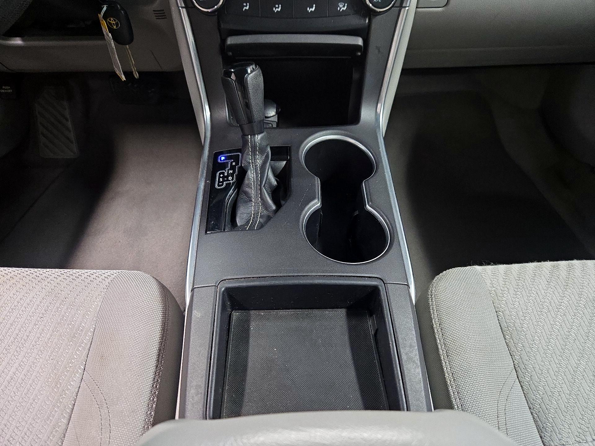 Thumbnail: 2016 Toyota Camry - 17